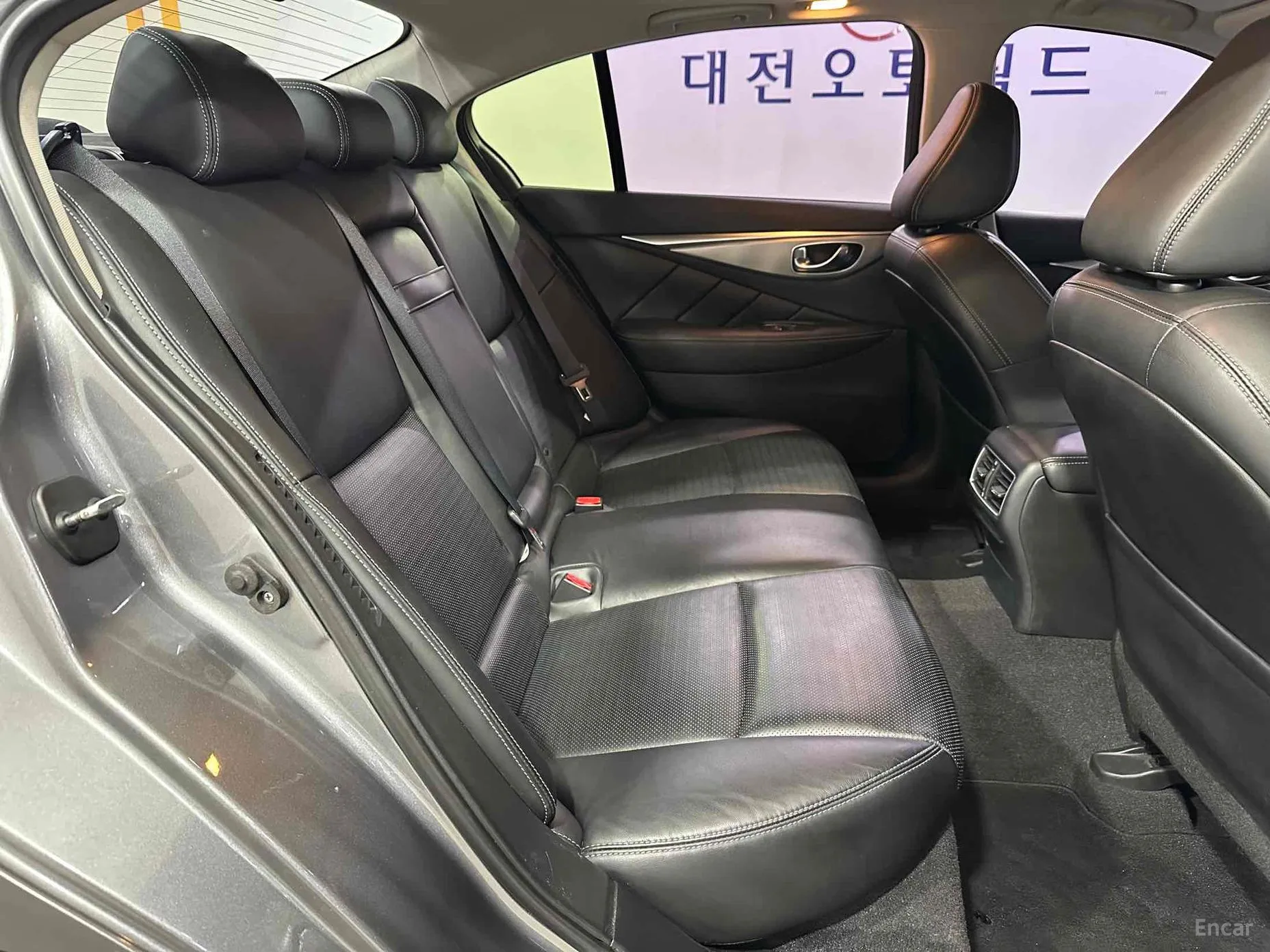 Infiniti Q50 превью 18