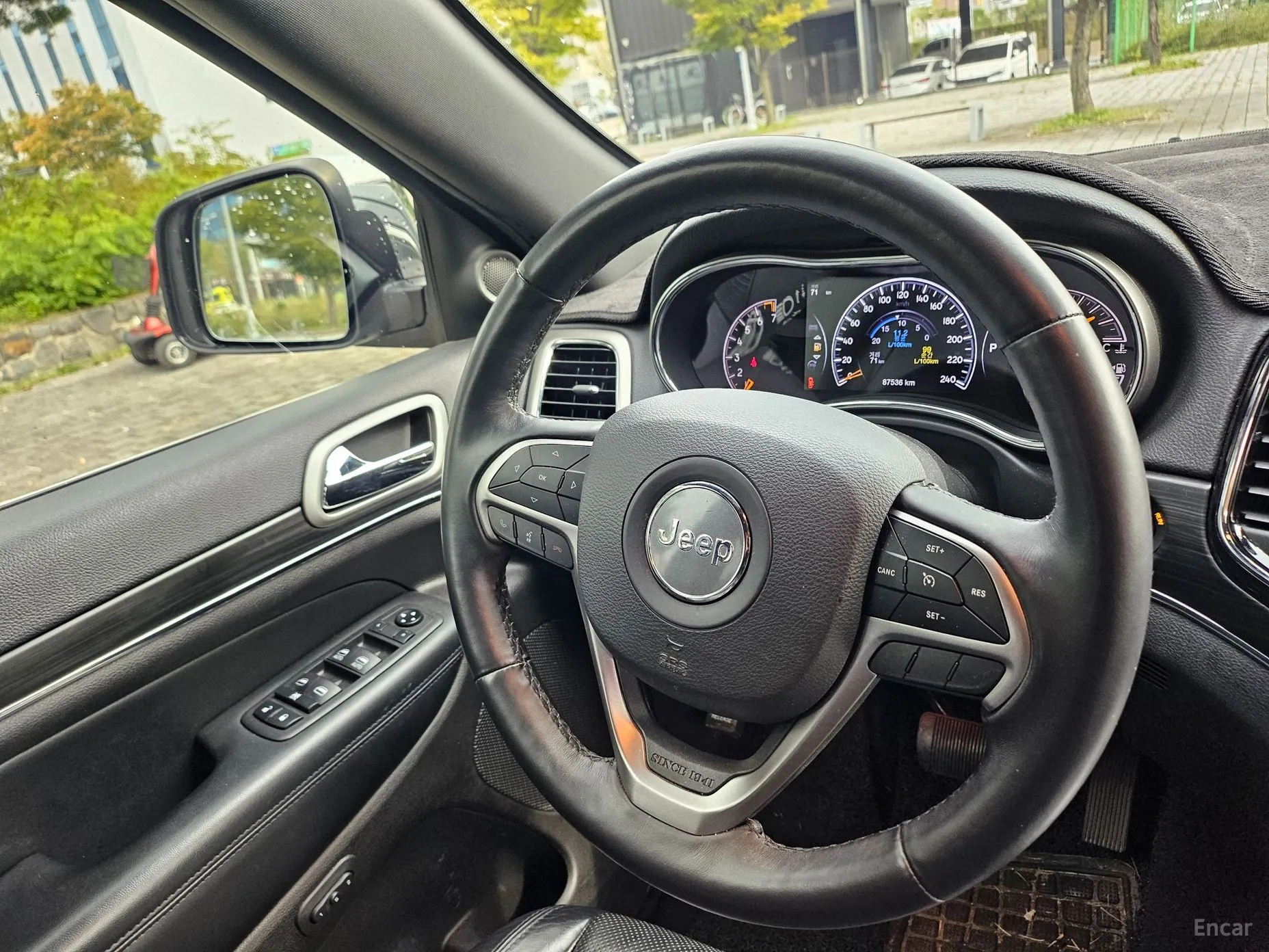 Jeep Grand Cherokee превью 20