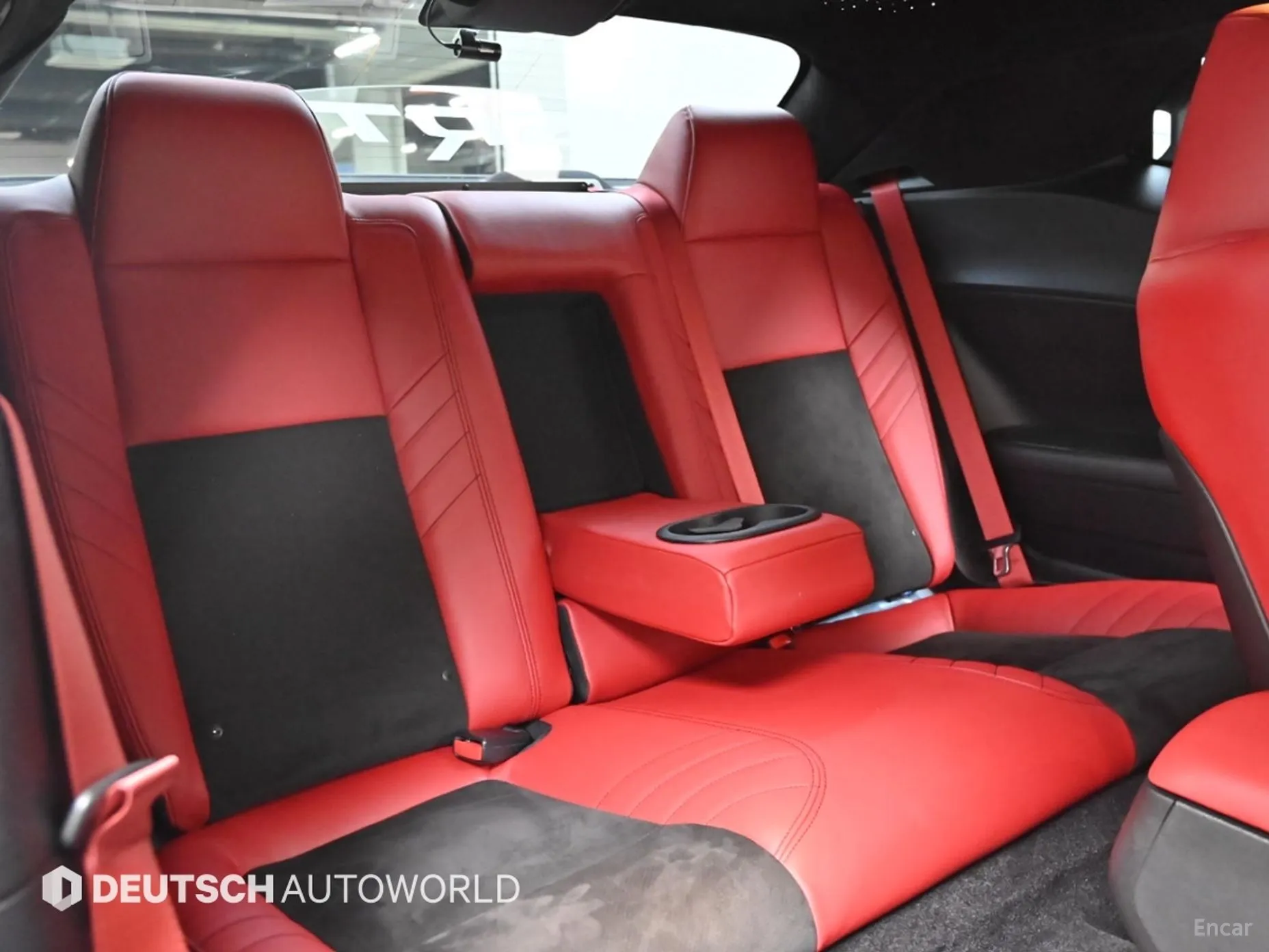 Dodge Challenger превью 12