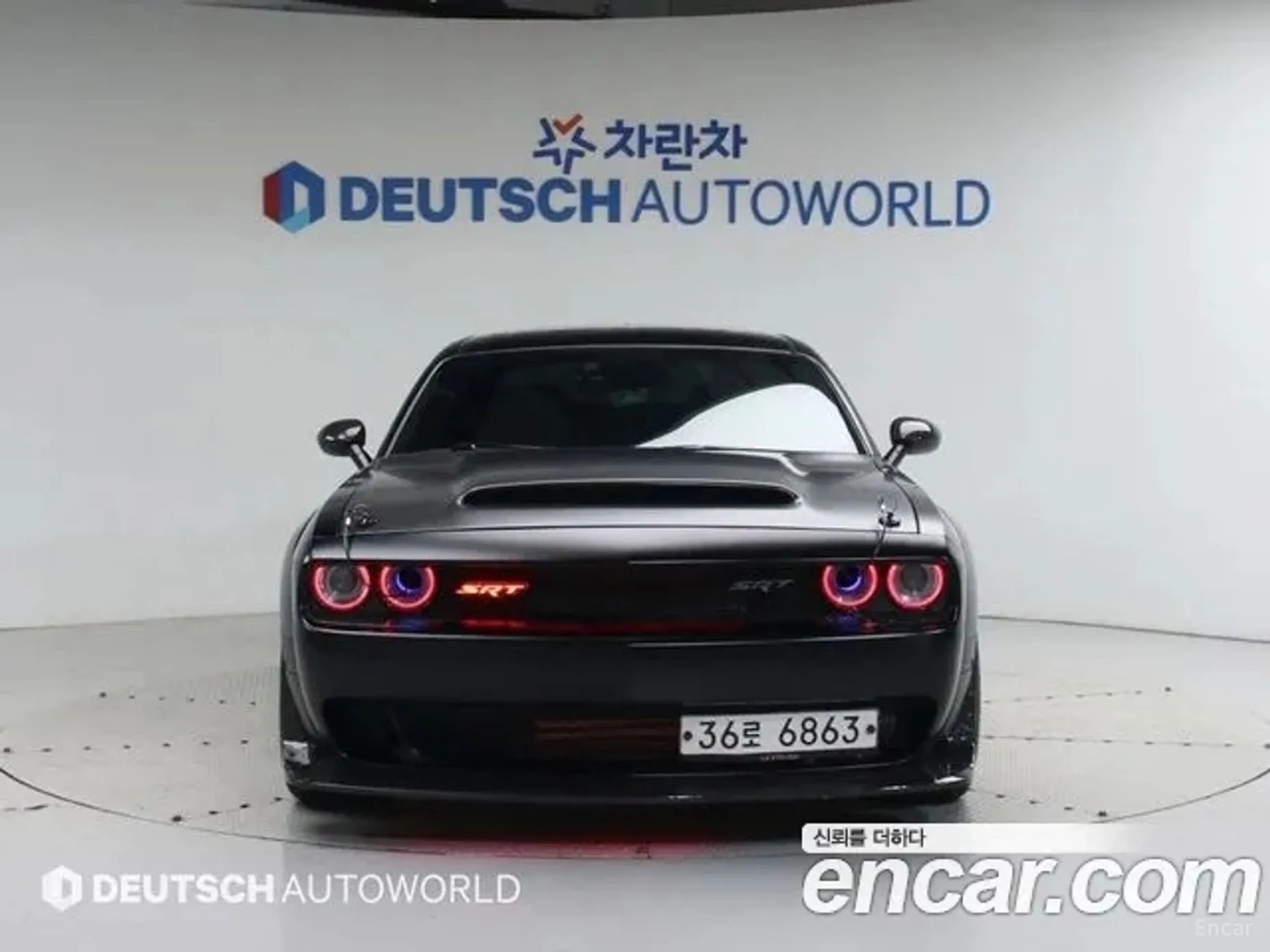 Dodge Challenger превью 3