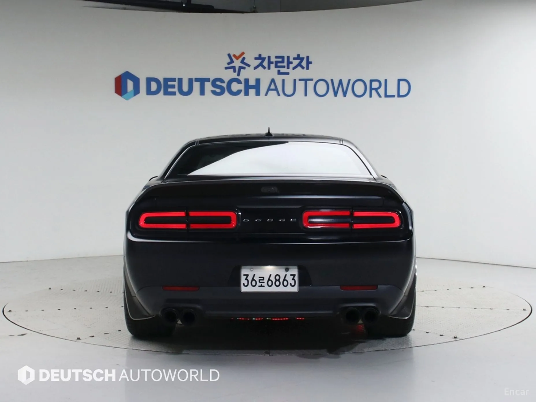 Dodge Challenger превью 4