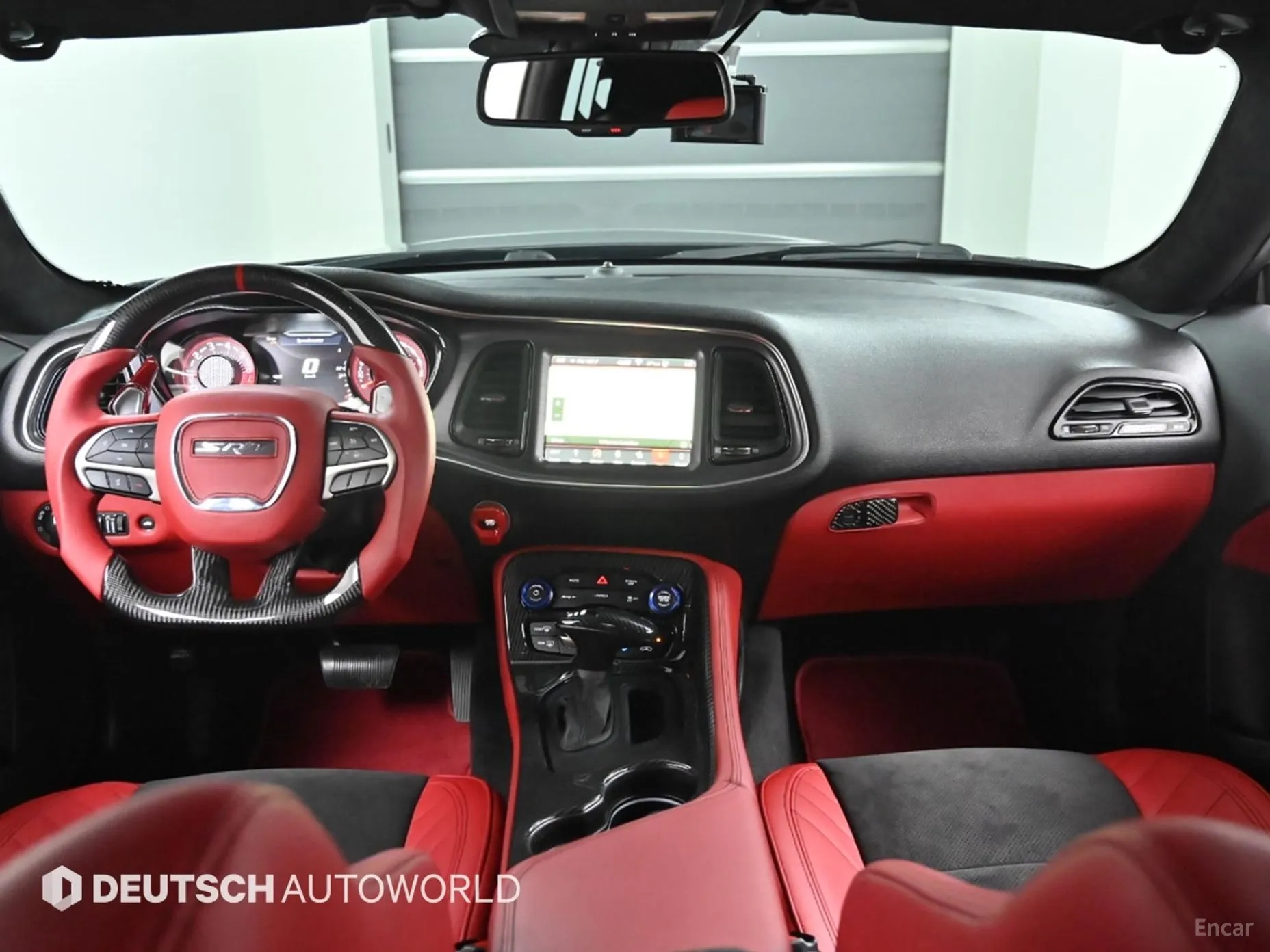 Dodge Challenger превью 7