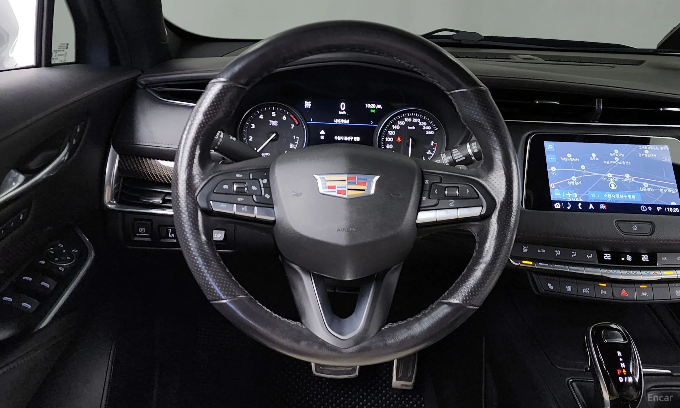 Cadillac XT4 превью 13