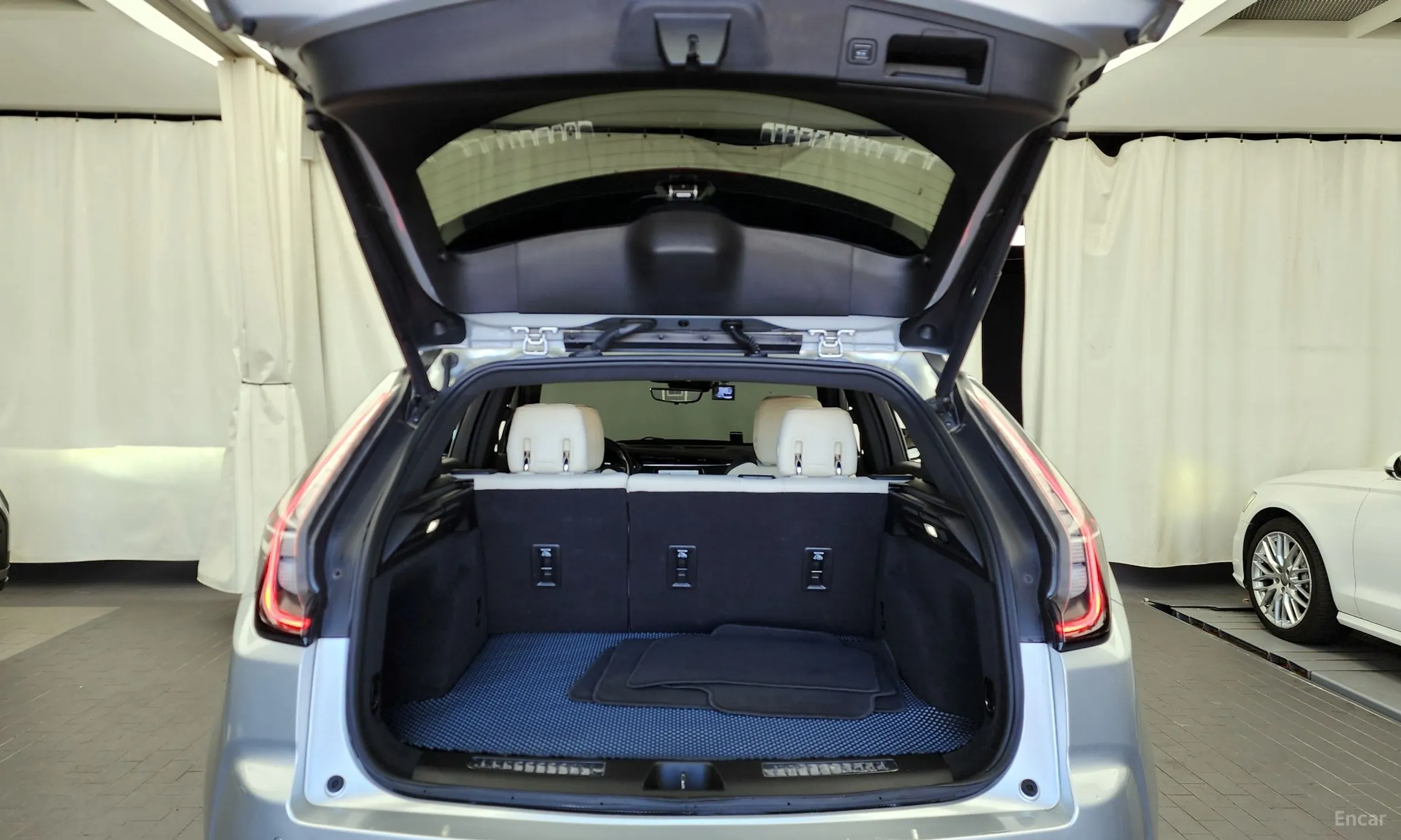 Cadillac XT4 превью 20