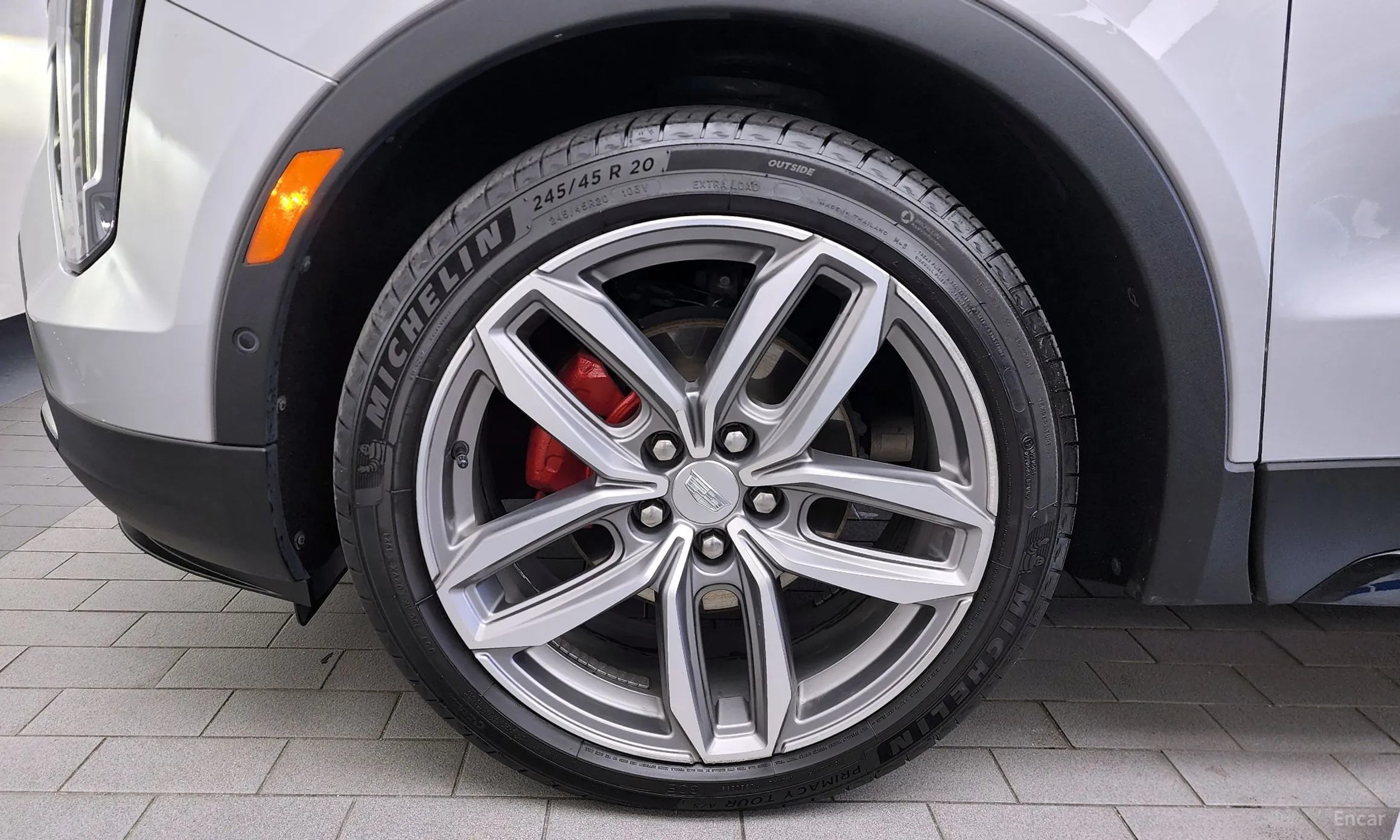Cadillac XT4 превью 5