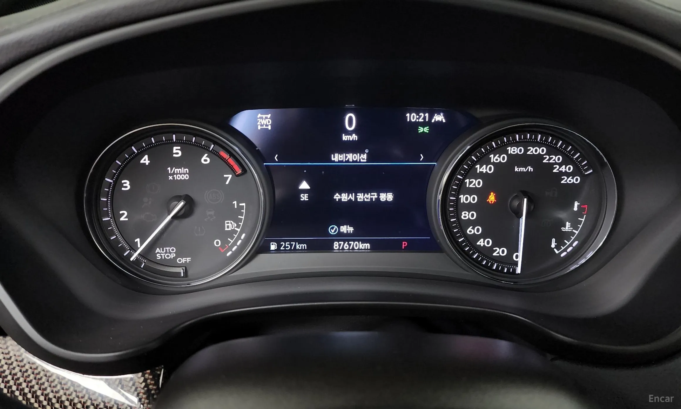 Cadillac XT4 превью 8