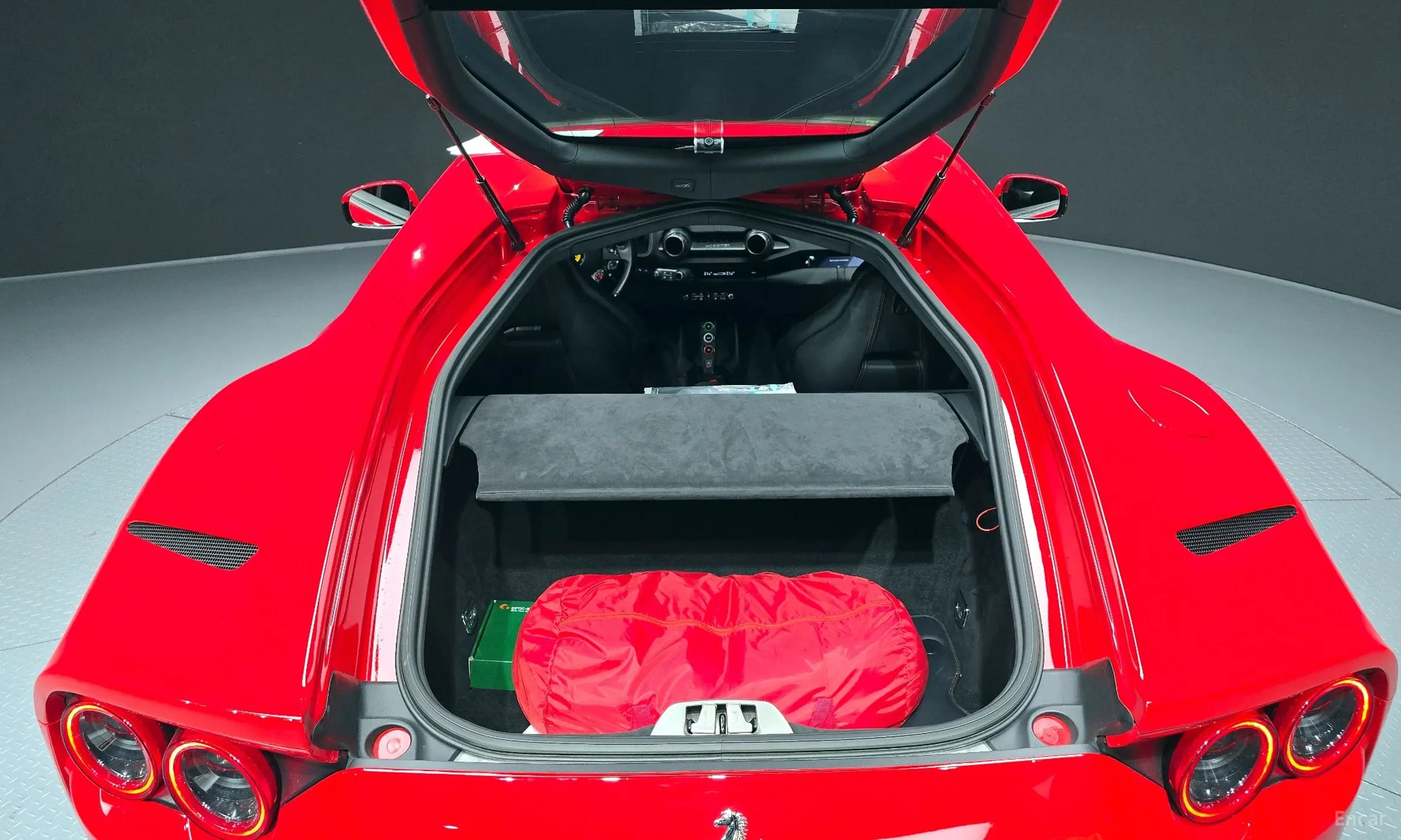 Ferrari 812 Superfast превью 20