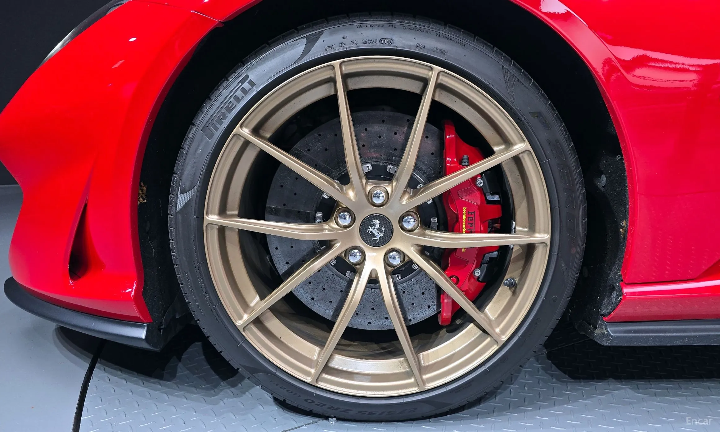 Ferrari 812 Superfast превью 5