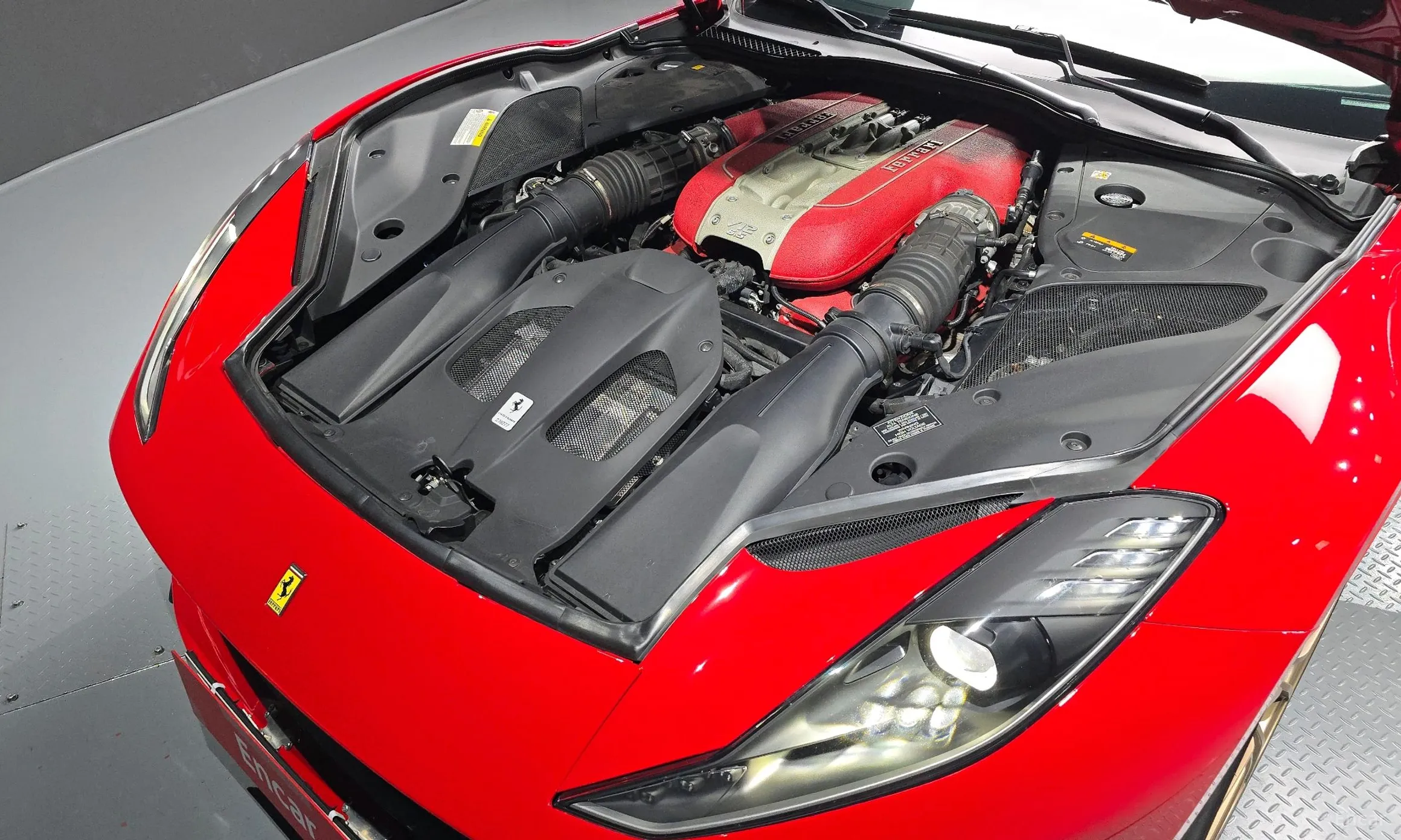 Ferrari 812 Superfast превью 6