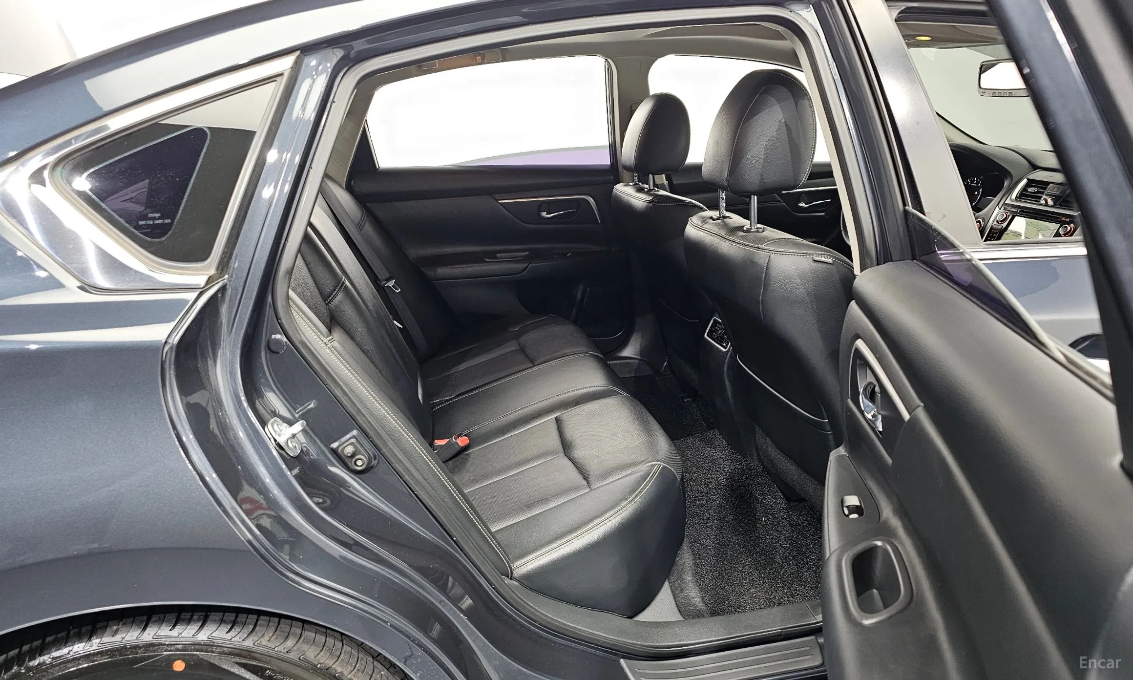 Nissan Altima превью 12