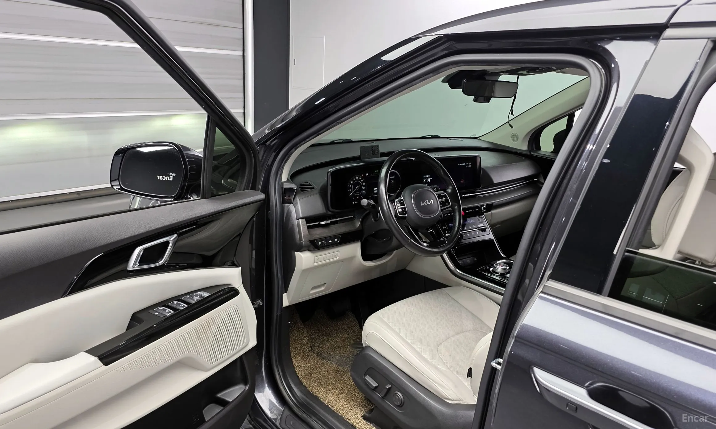 Kia Carnival Gen 4 превью 10