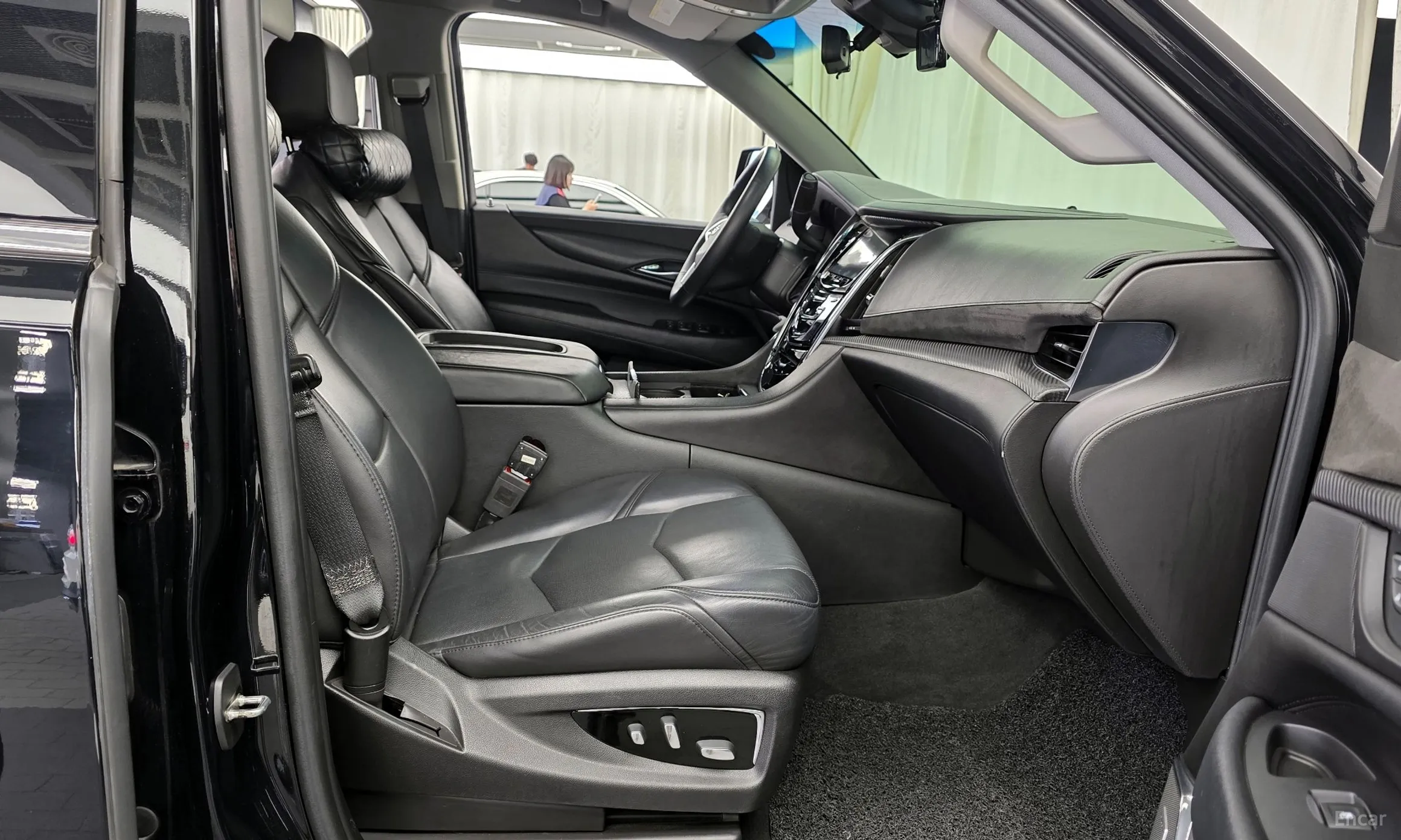 Cadillac Escalade превью 11