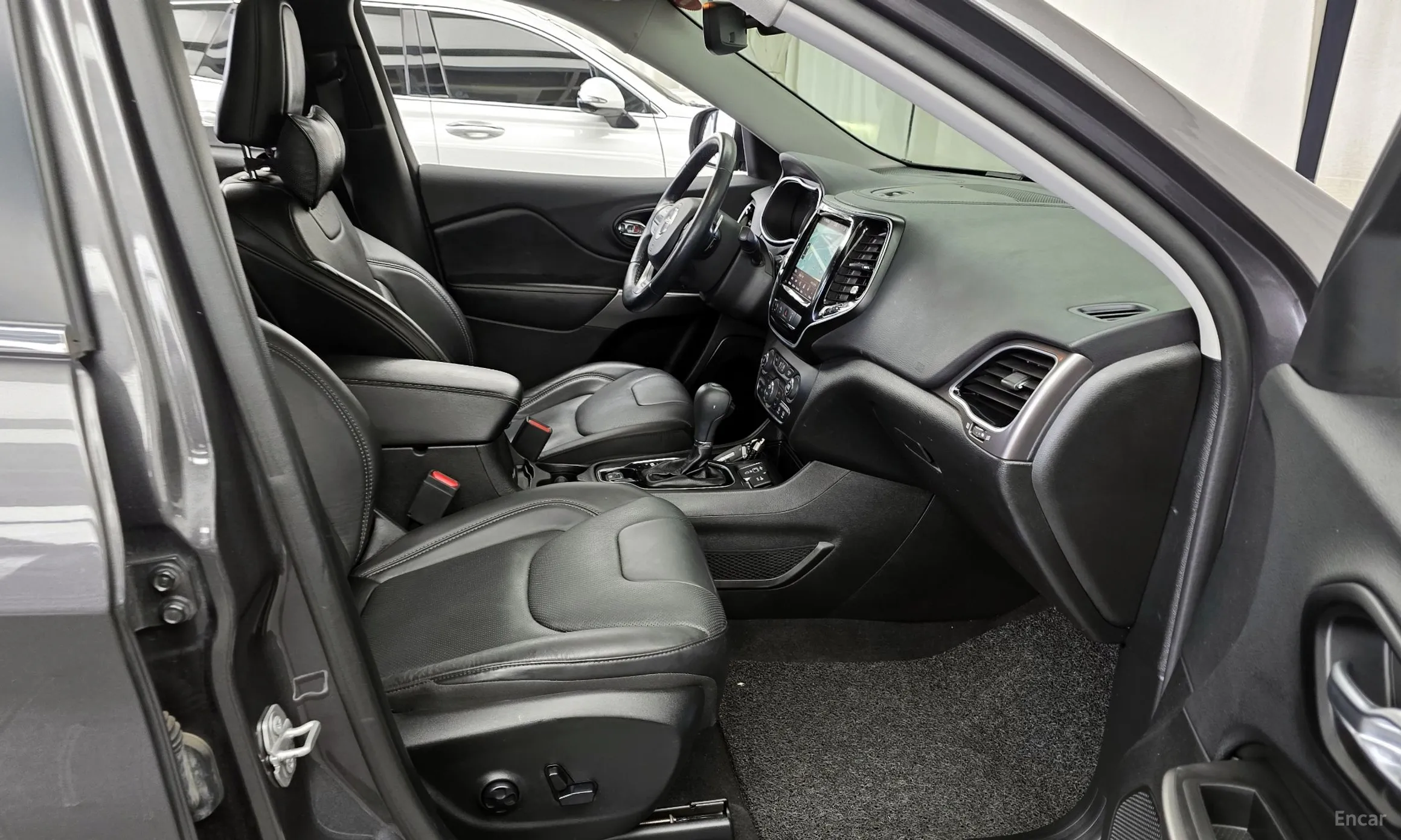 Jeep Cherokee (KL) превью 11