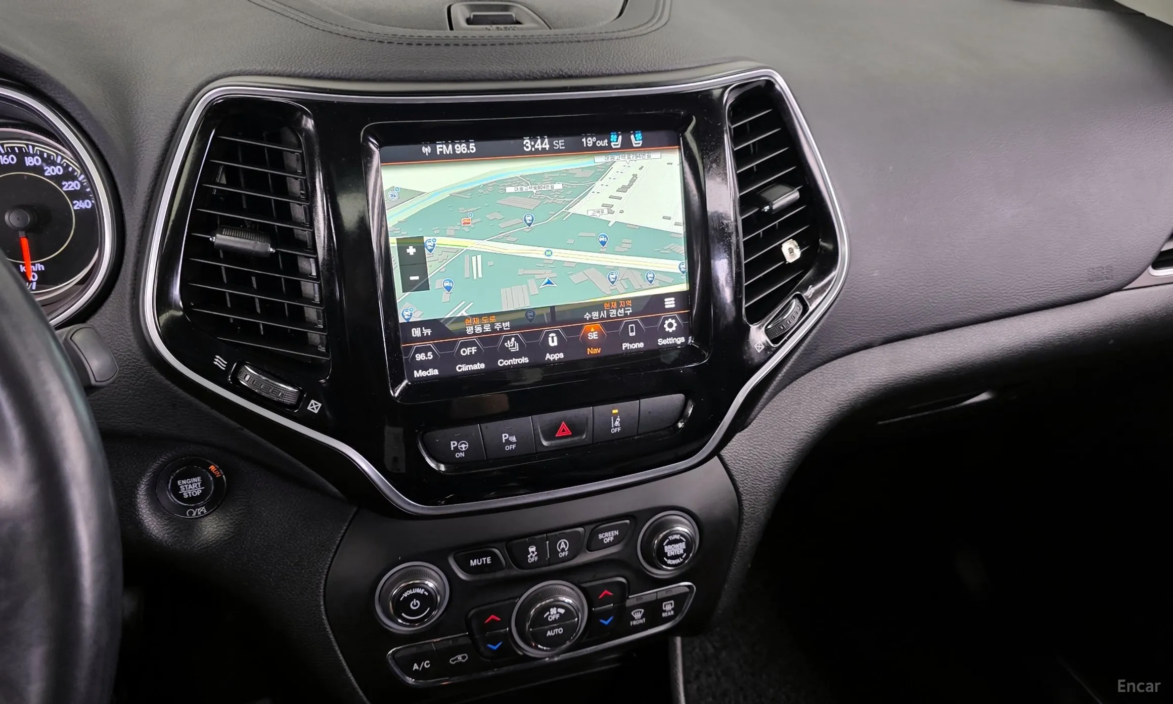 Jeep Cherokee (KL) превью 14