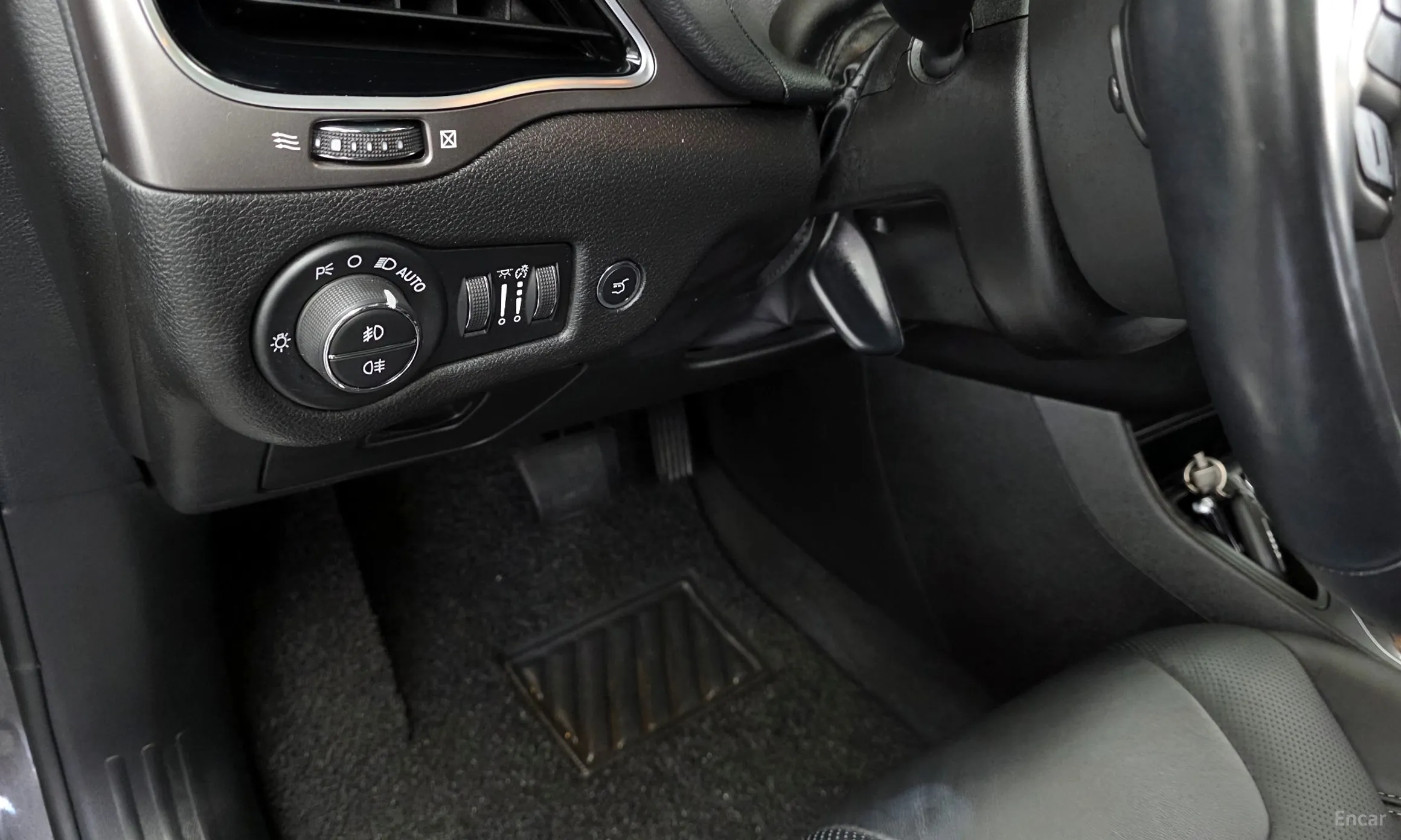 Jeep Cherokee (KL) превью 18
