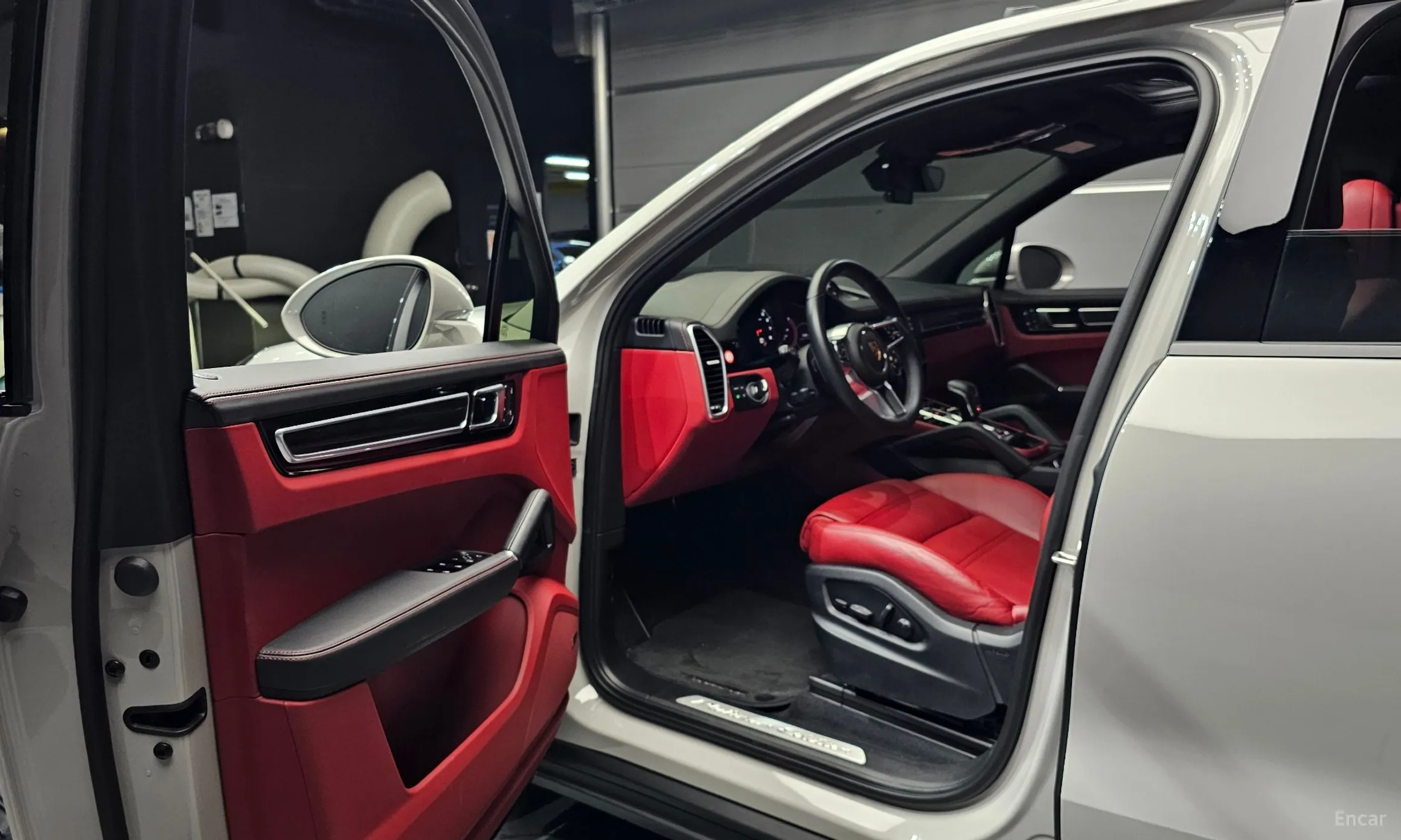 Porsche Cayenne (PO536) превью 11