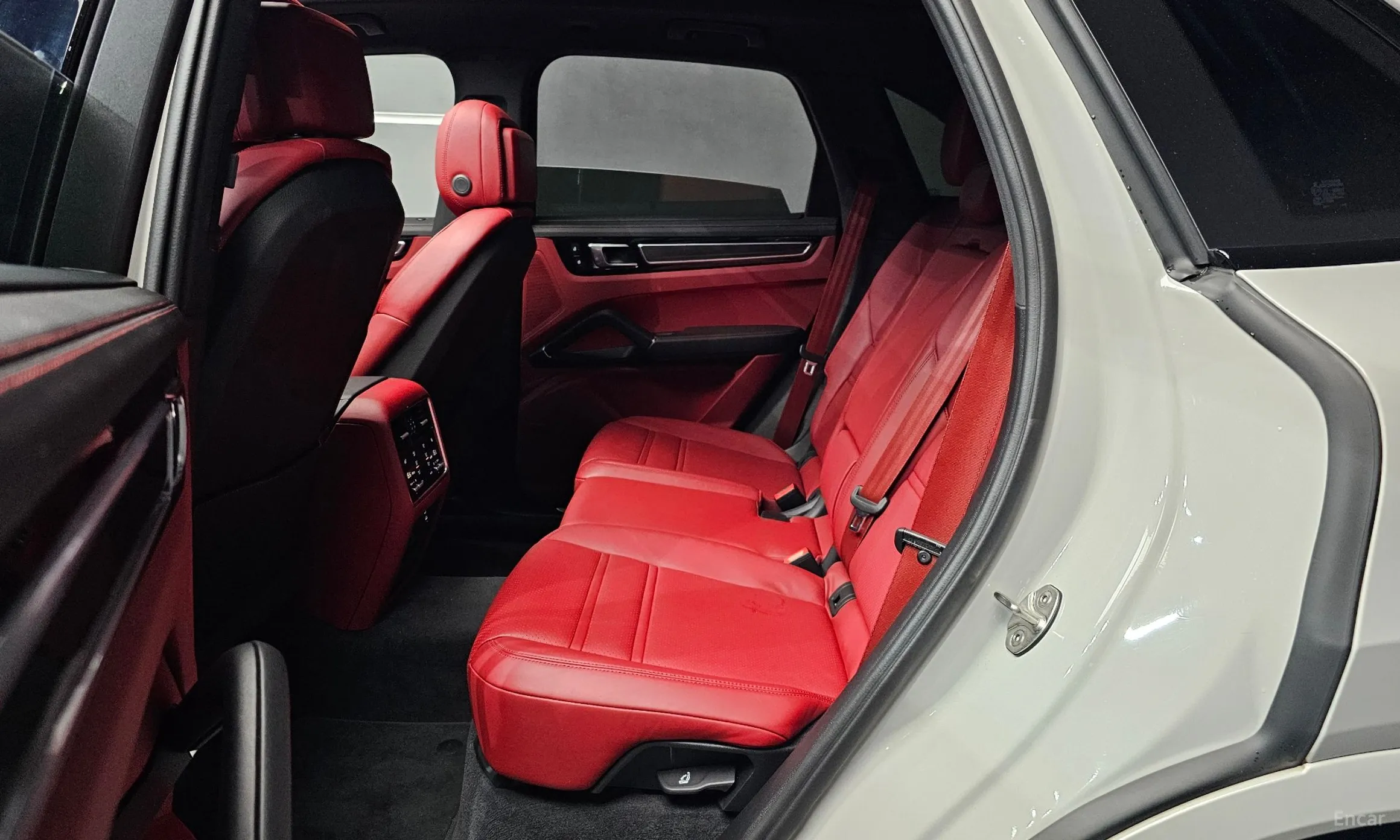 Porsche Cayenne (PO536) превью 12