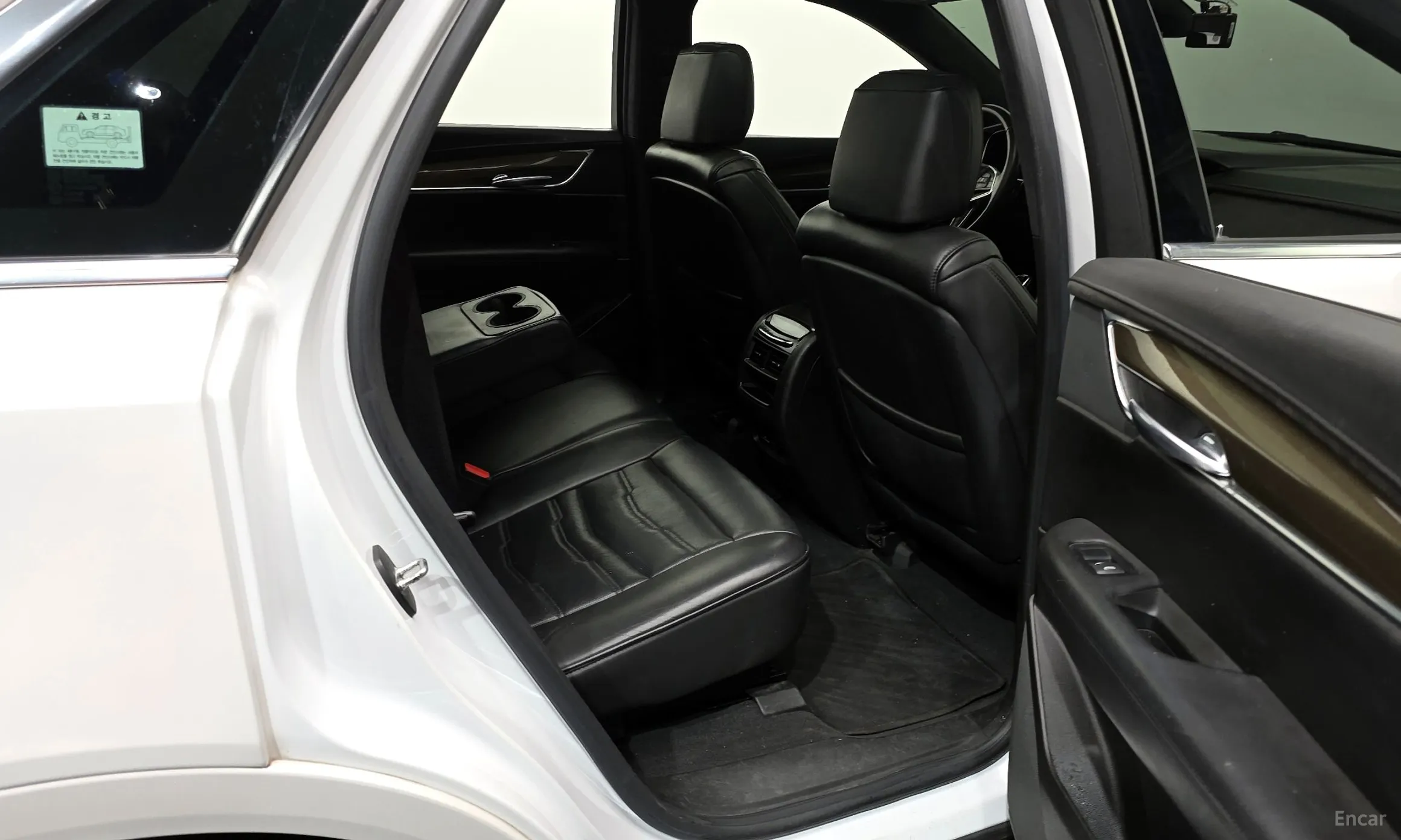 Cadillac XT5 превью 12