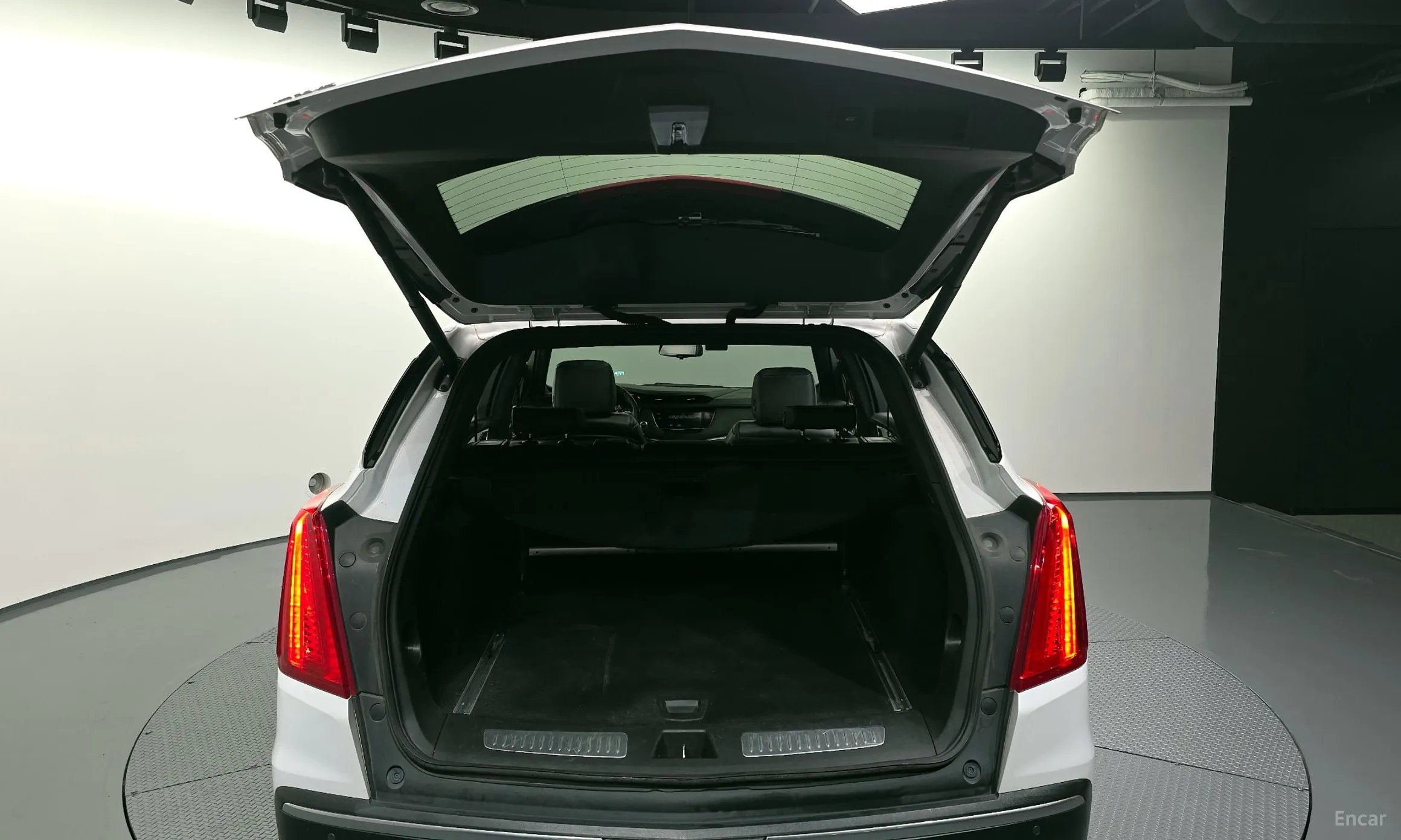 Cadillac XT5 превью 20