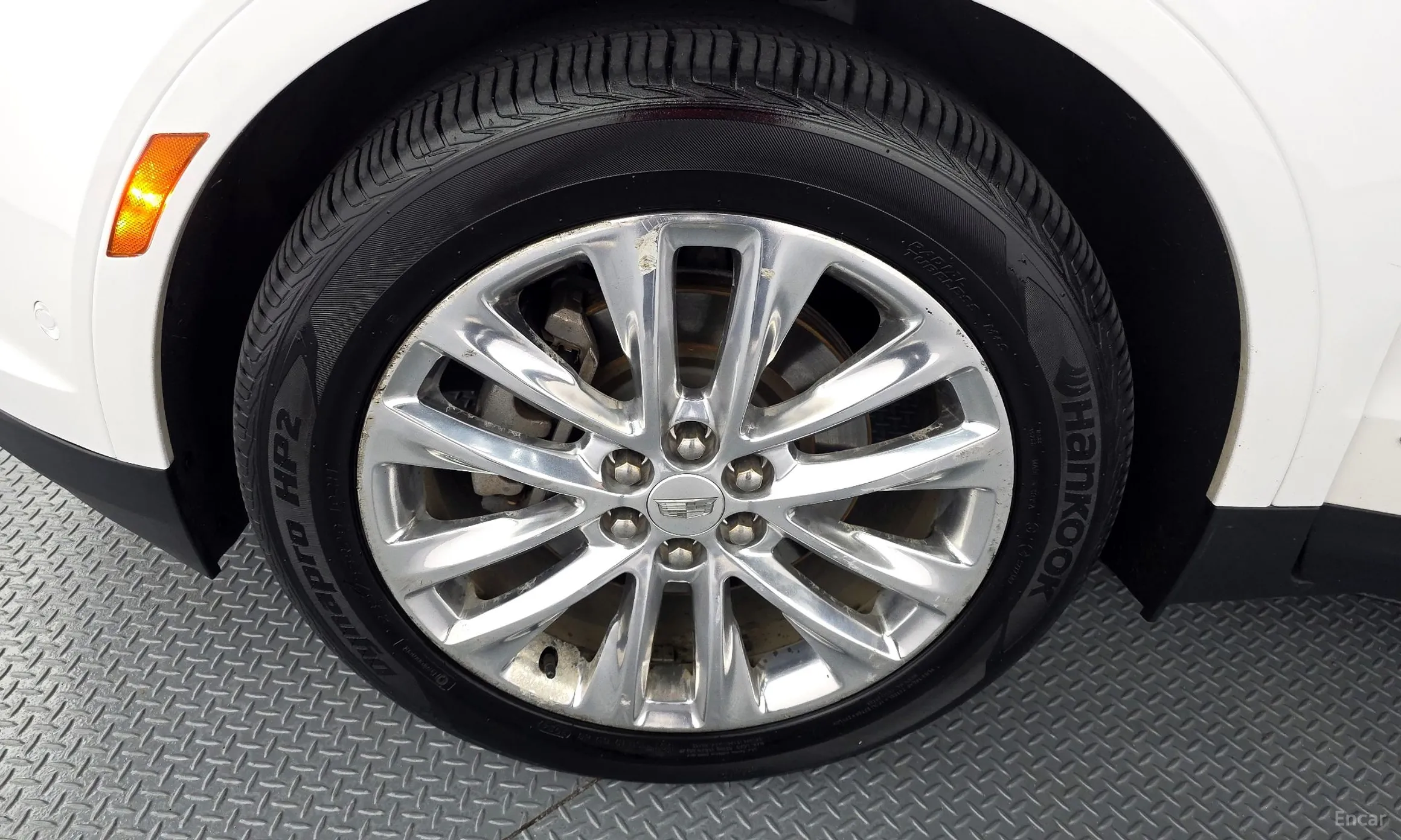 Cadillac XT5 превью 5