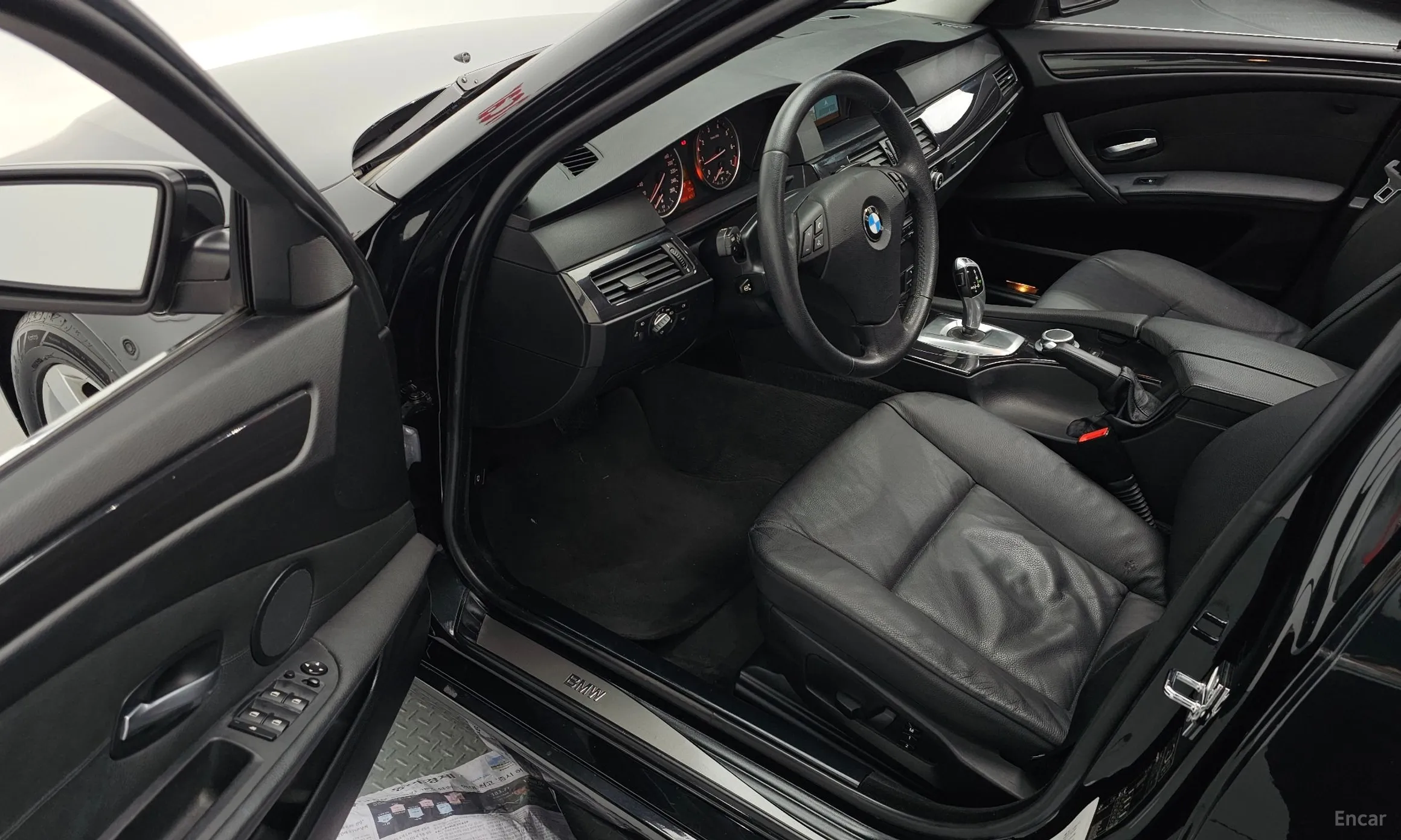 BMW 5 Series (E60) превью 11