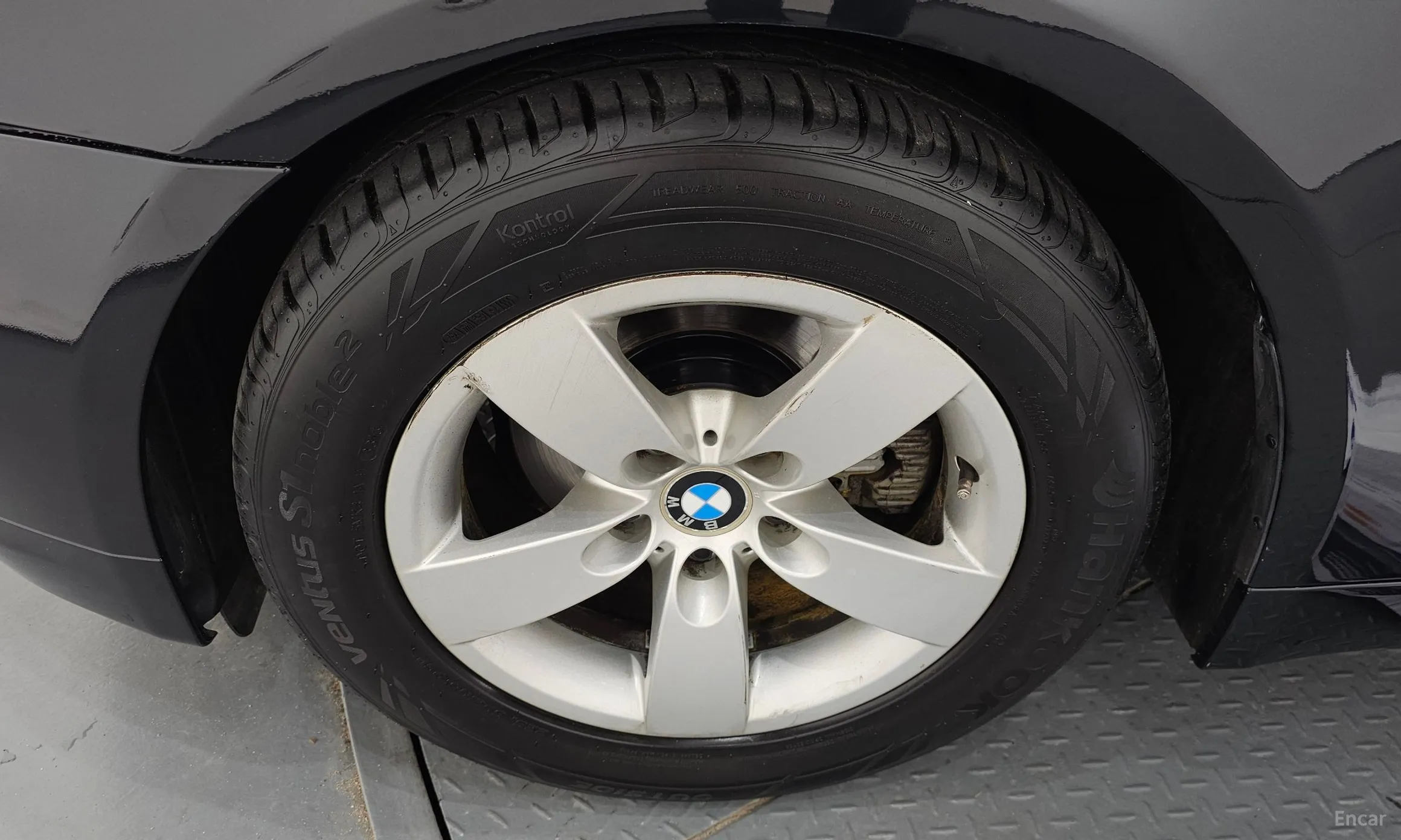 BMW 5 Series (E60) превью 5