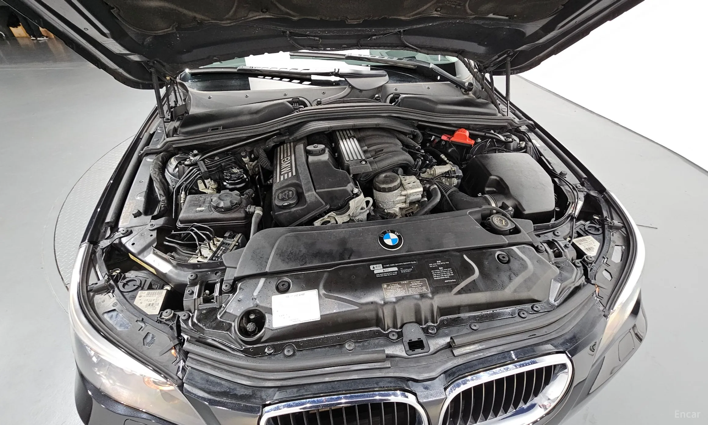 BMW 5 Series (E60) превью 6