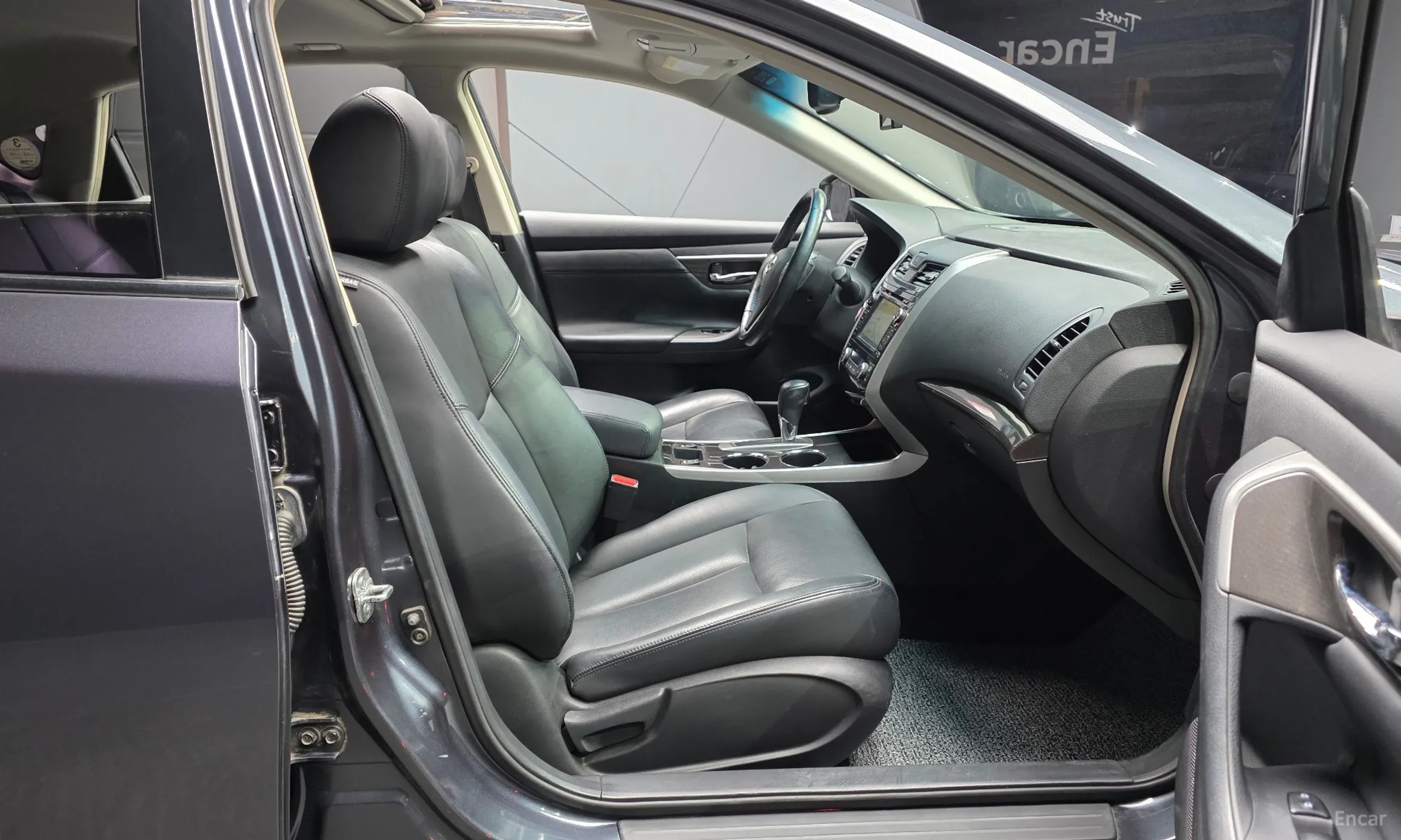 Nissan Altima превью 11
