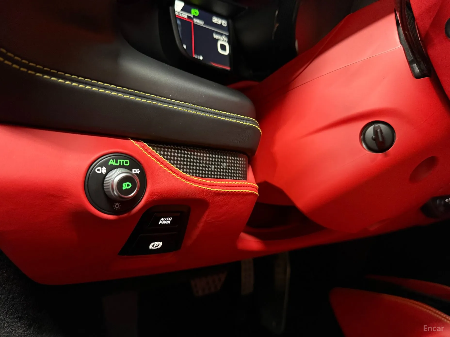 Ferrari F8 Tributo превью 14