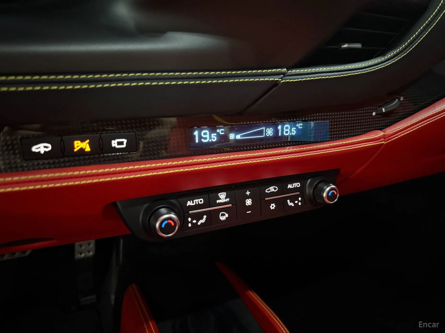 Ferrari F8 Tributo превью 16