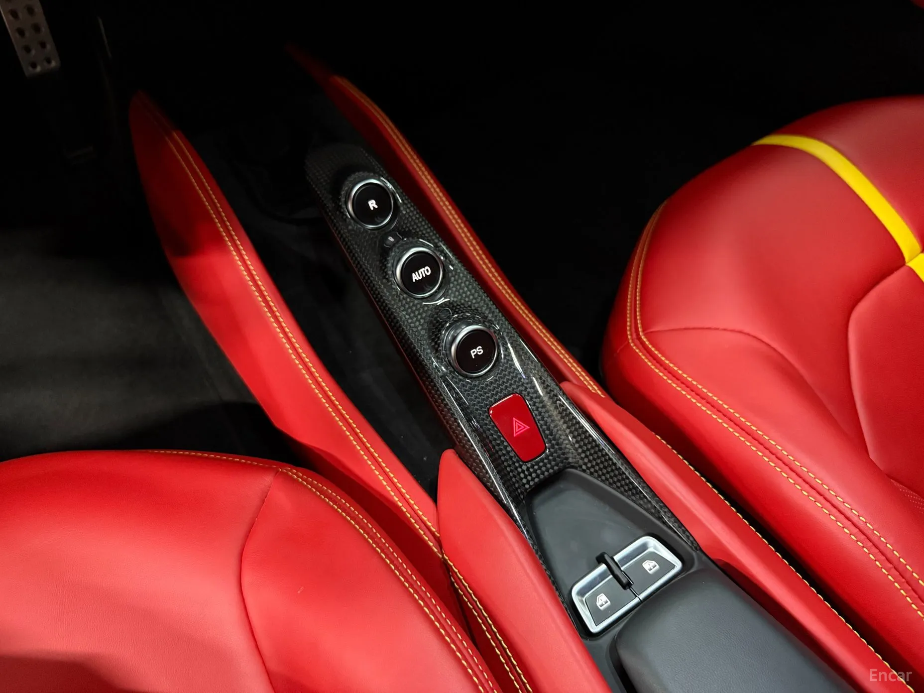 Ferrari F8 Tributo превью 17