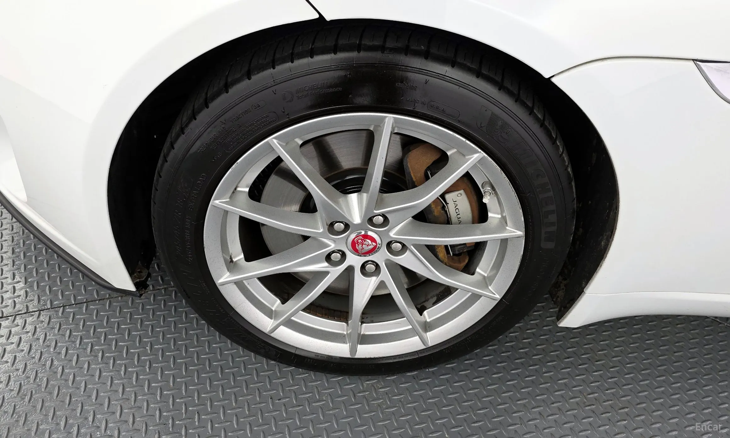 Jaguar F-TYPE превью 5