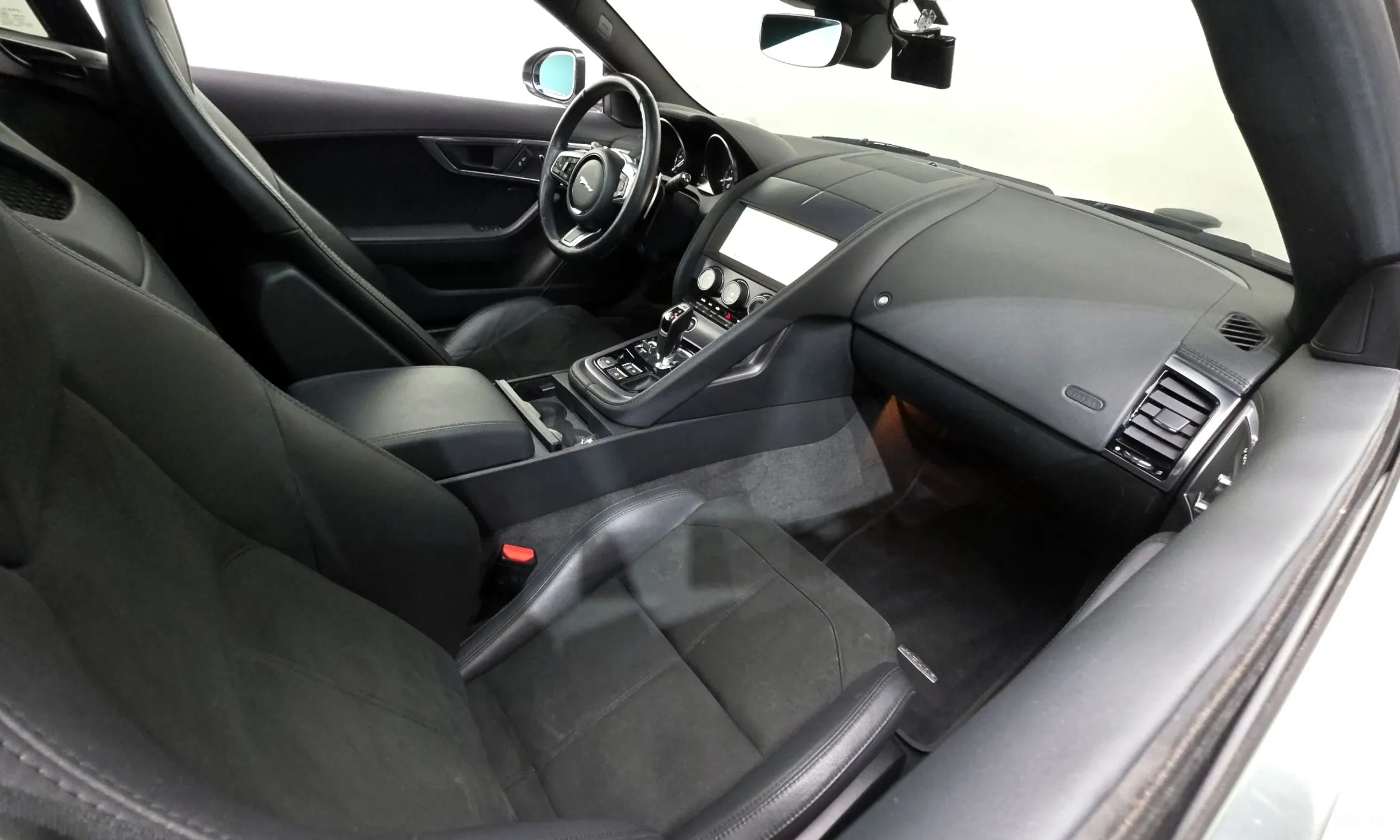 Jaguar F-TYPE превью 7