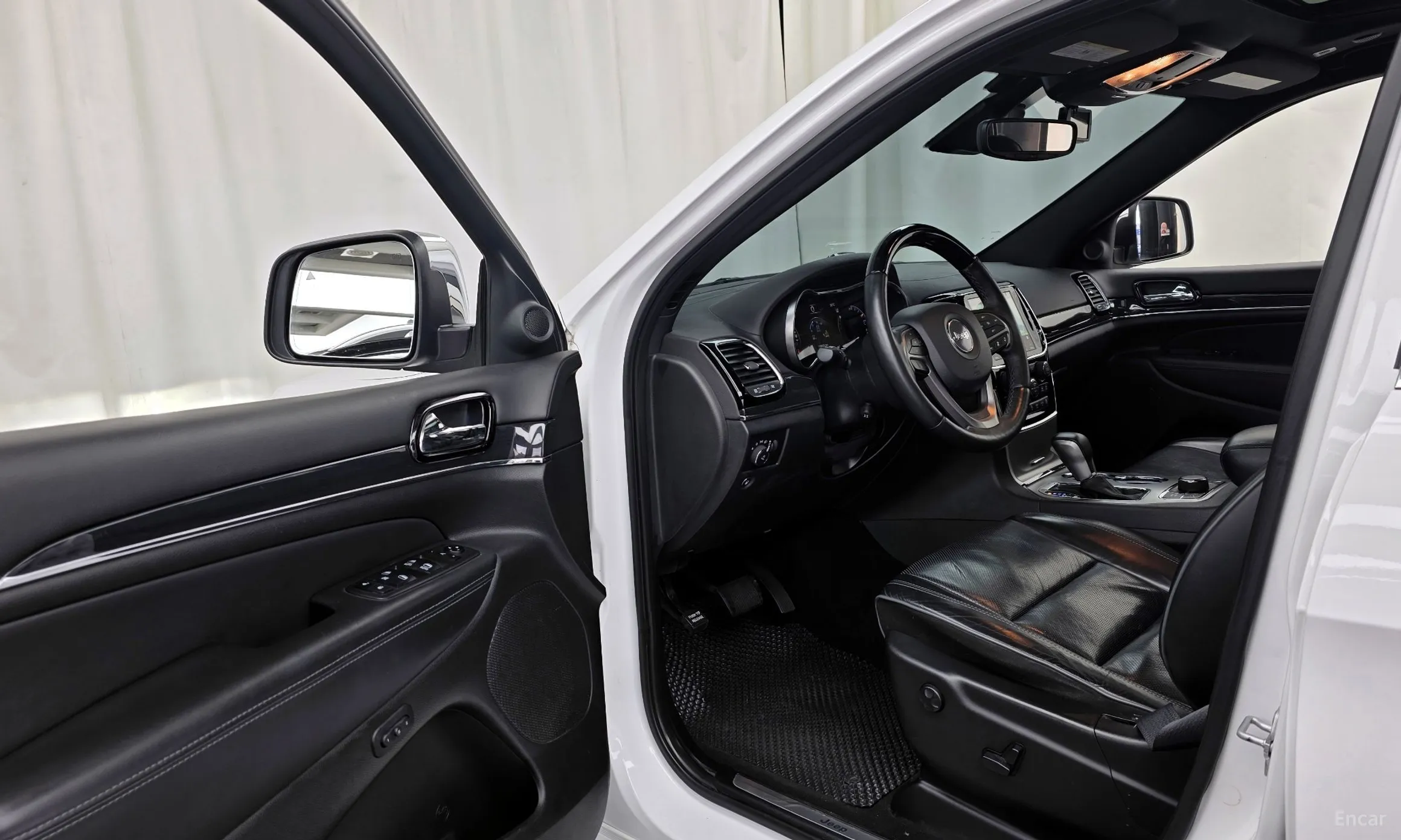 Jeep Grand Cherokee превью 10