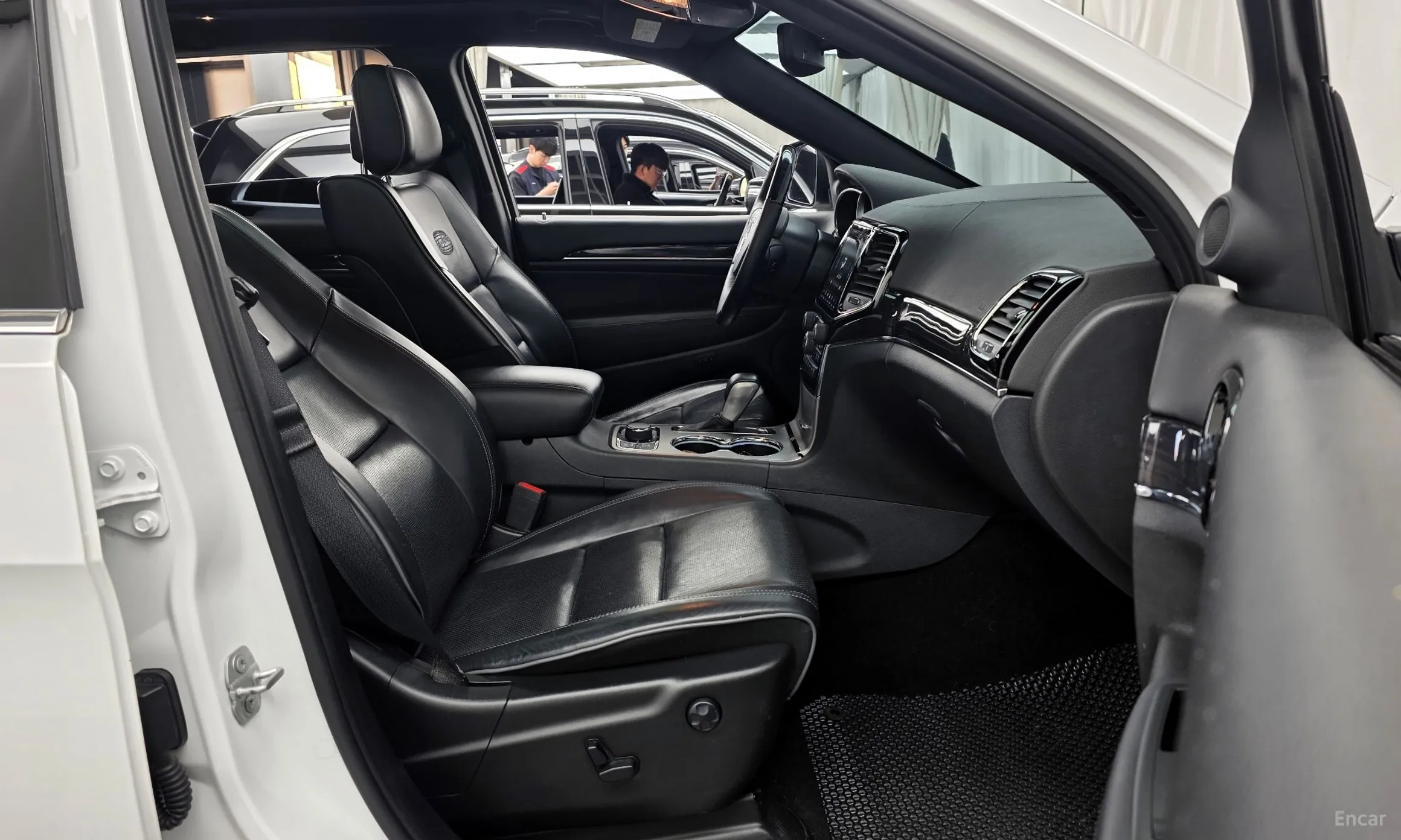 Jeep Grand Cherokee превью 11