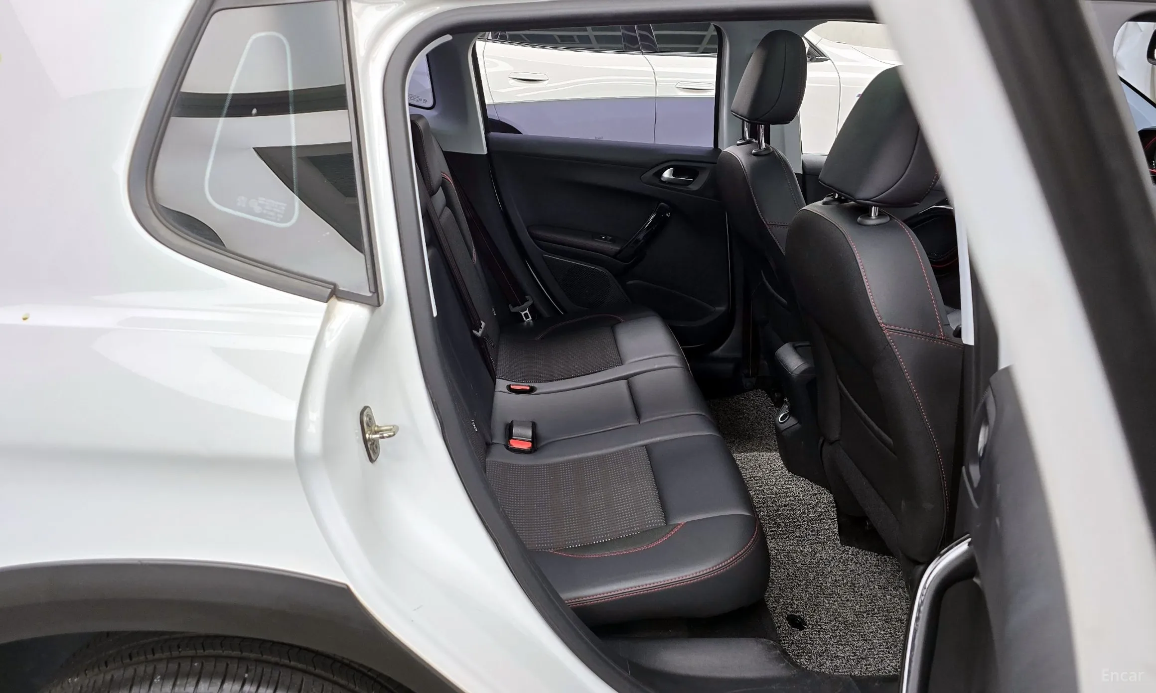 Peugeot 2008. превью 12