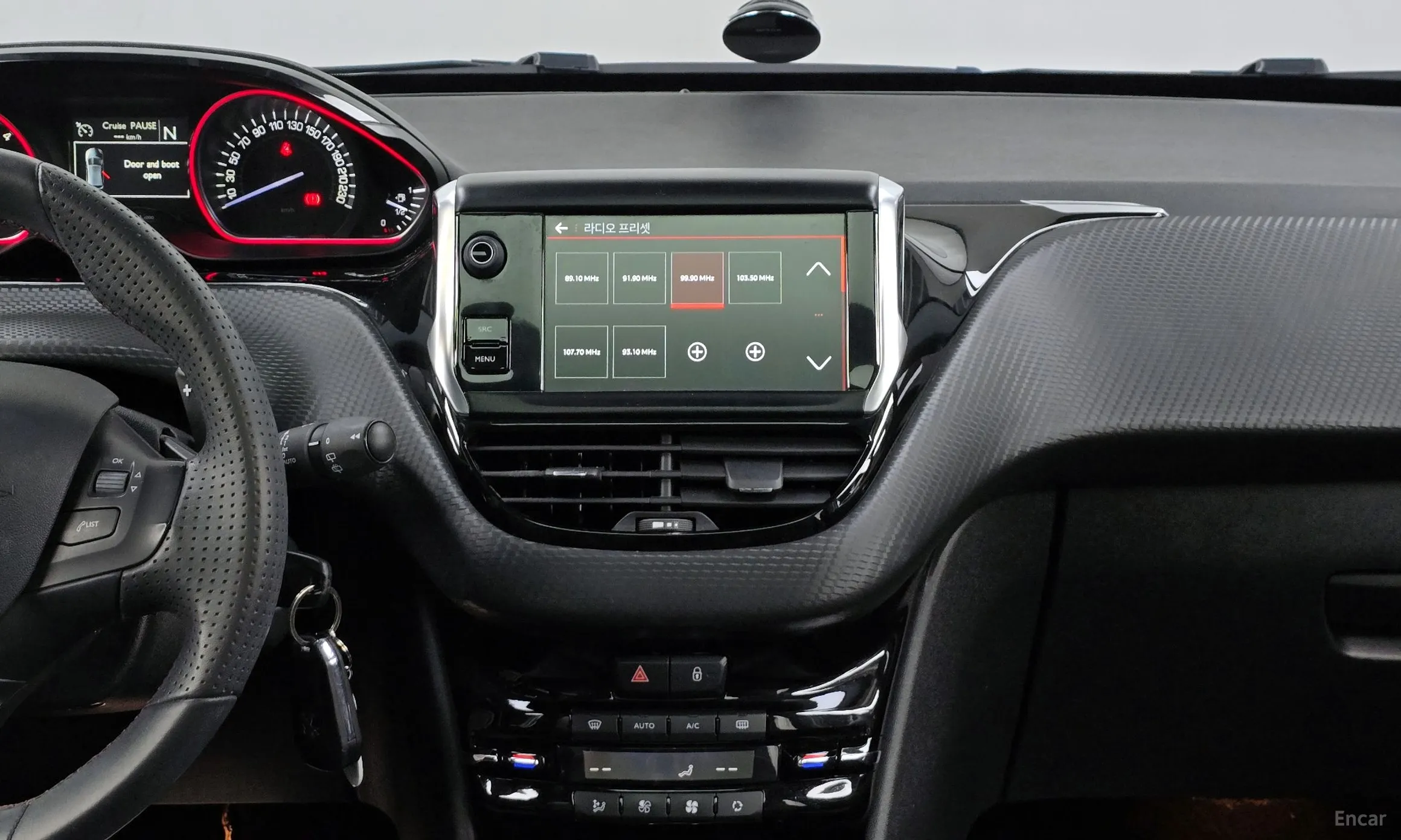 Peugeot 2008. превью 14