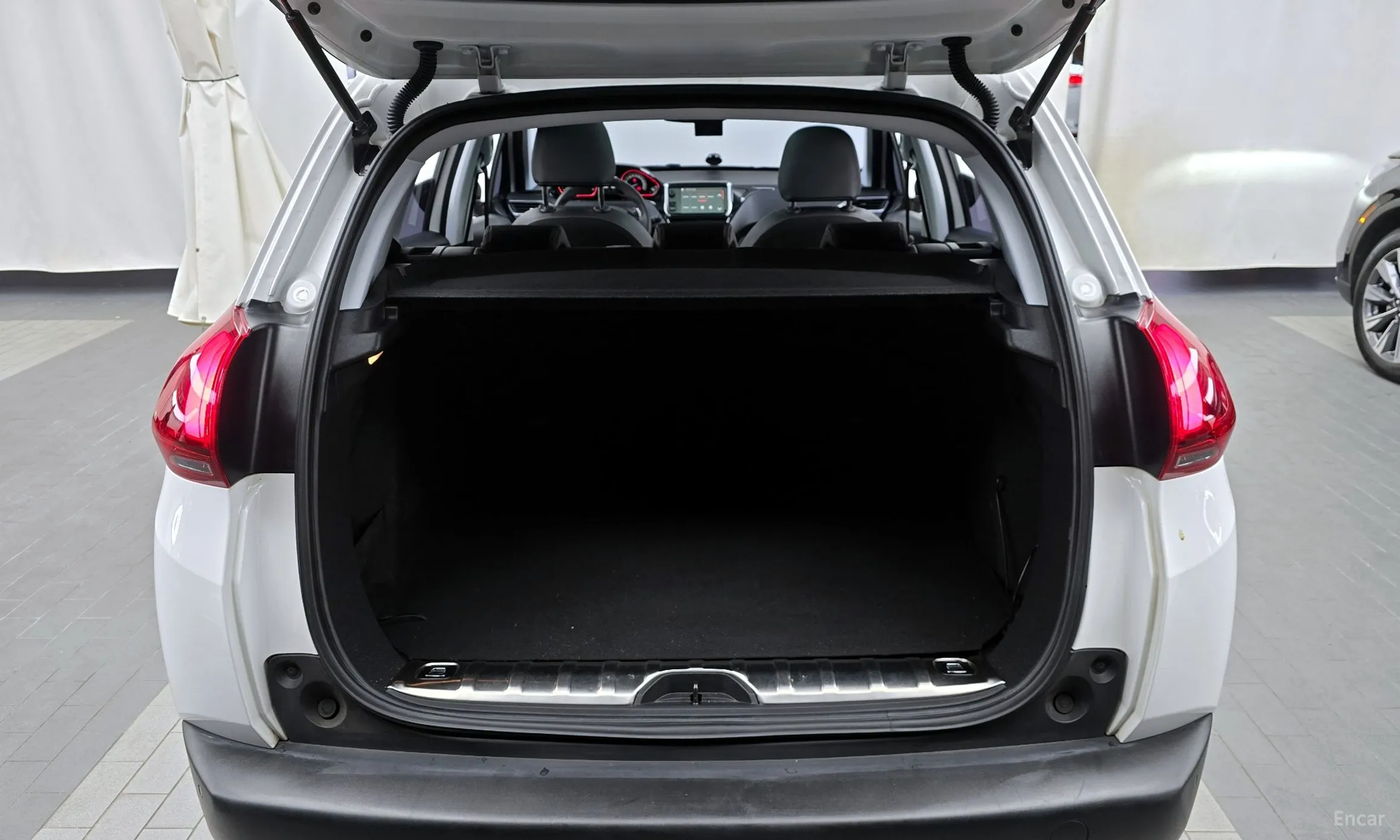 Peugeot 2008. превью 20