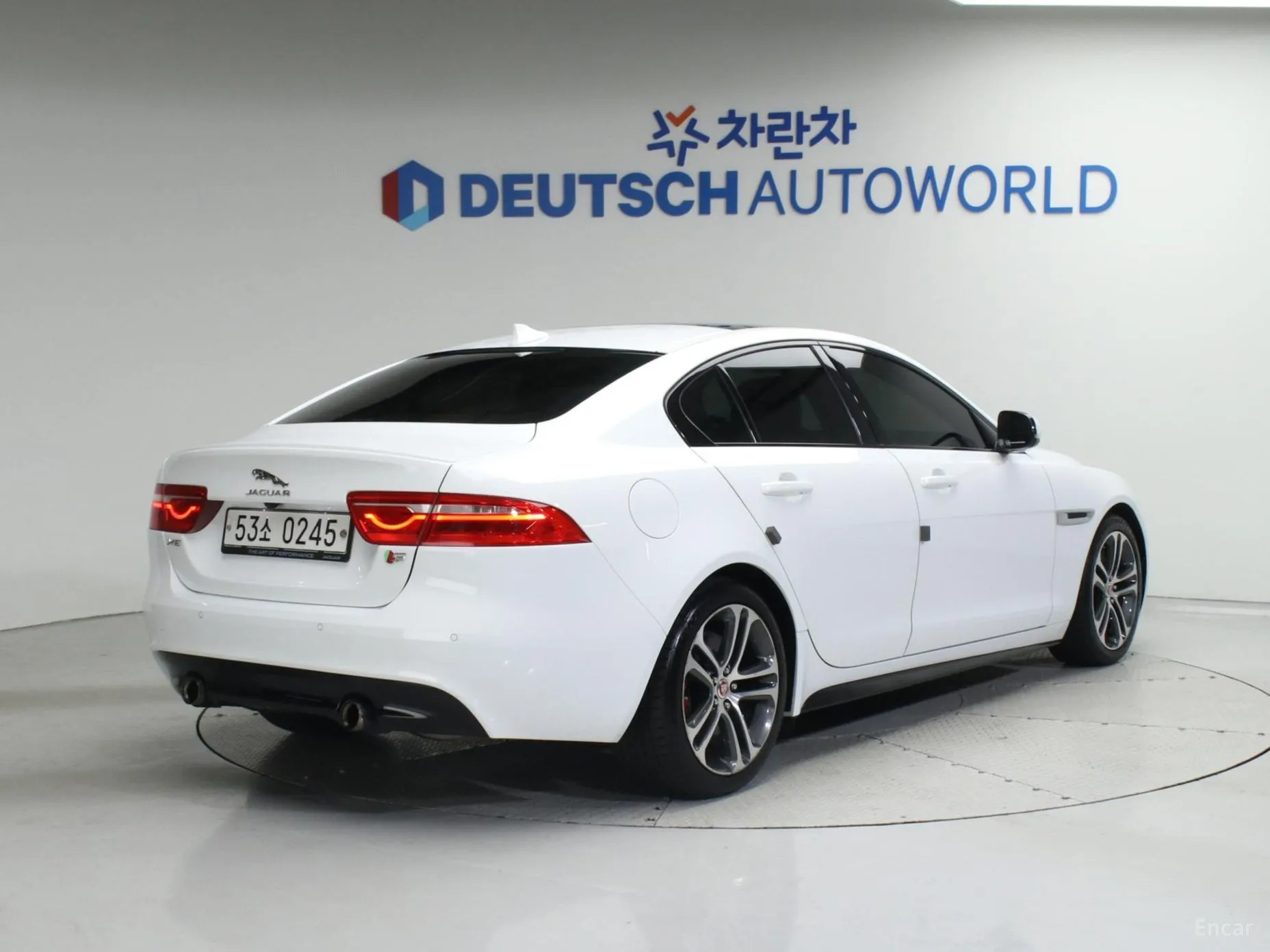 Jaguar XE превью 2