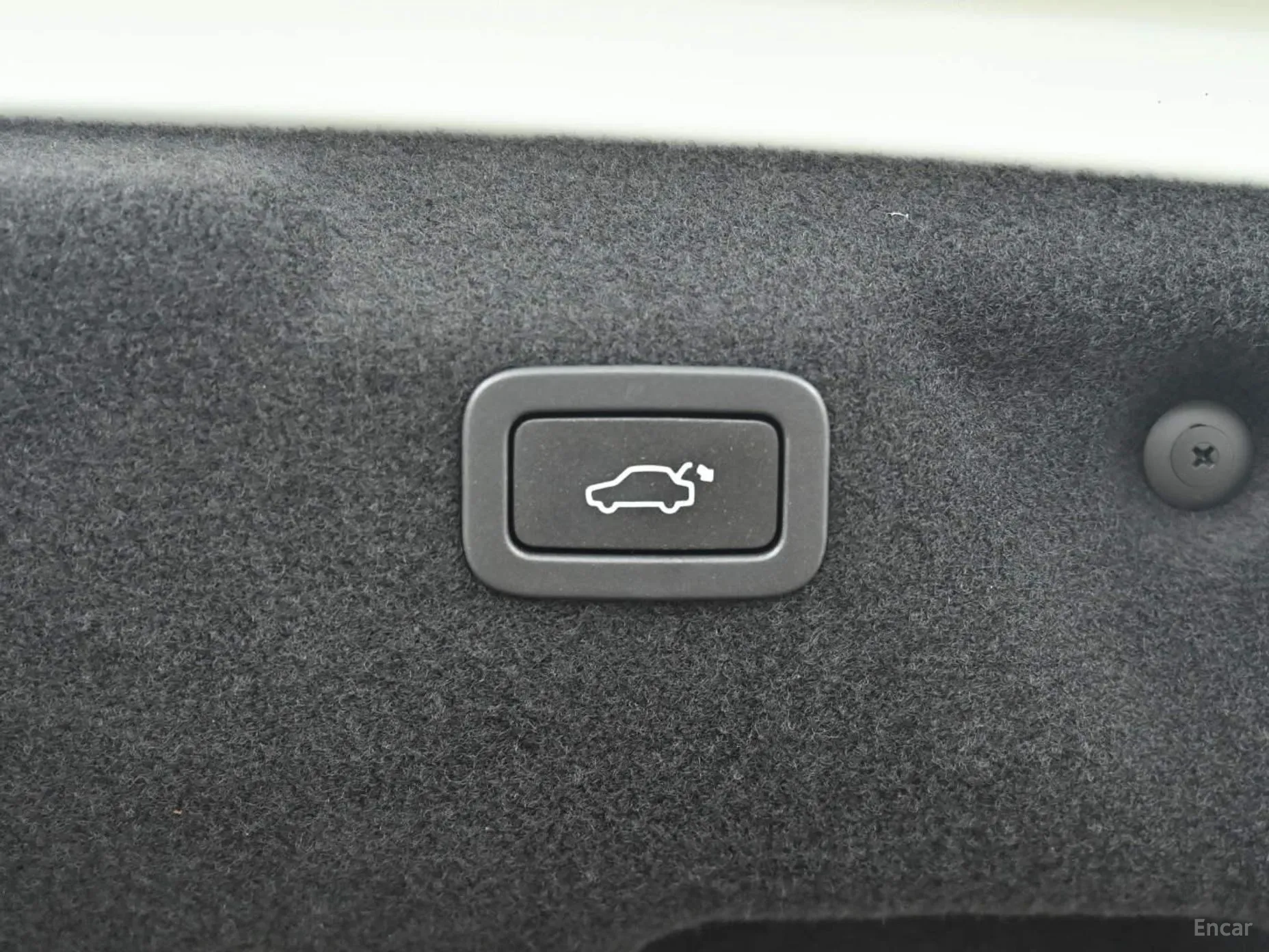 Jaguar XE превью 20