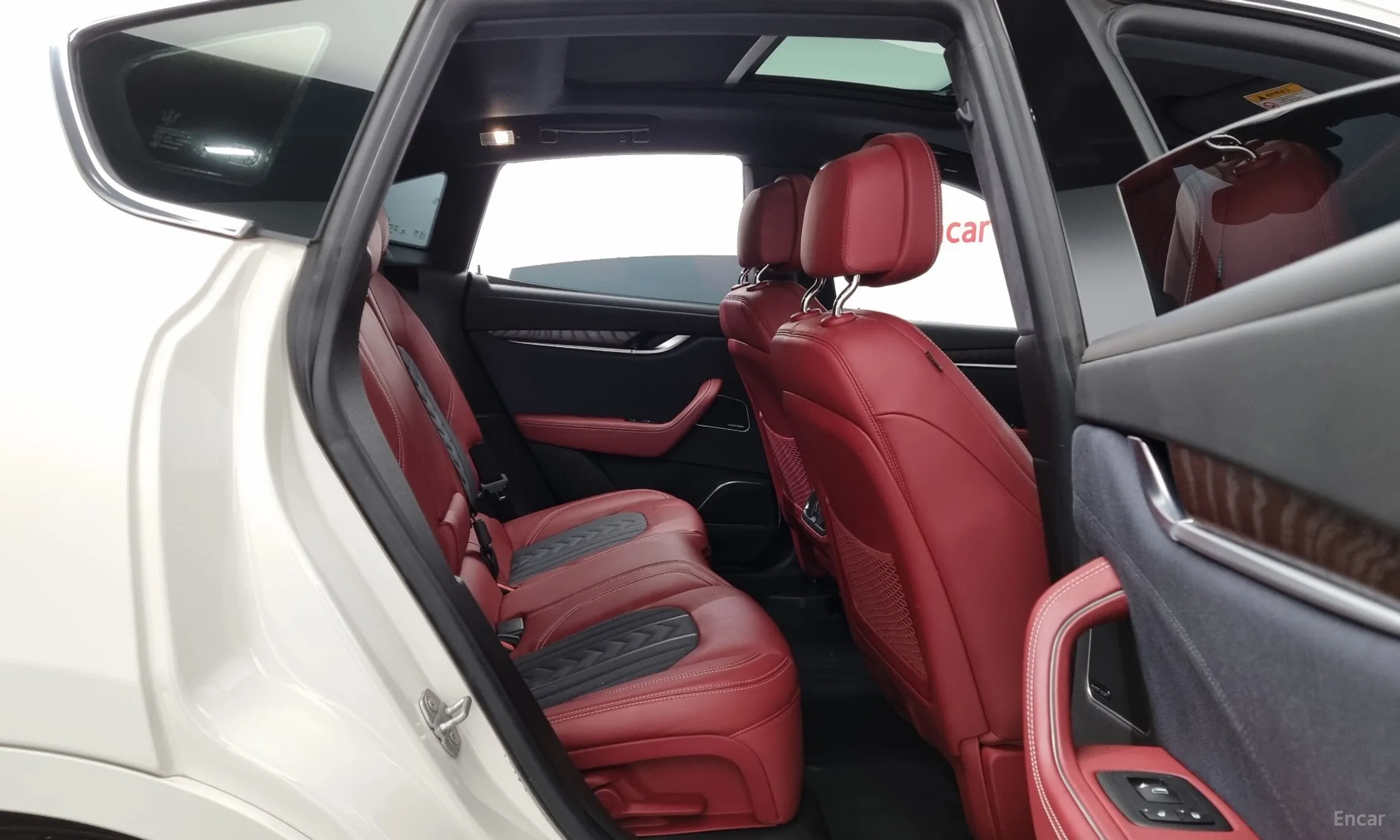 Maserati Levante превью 12