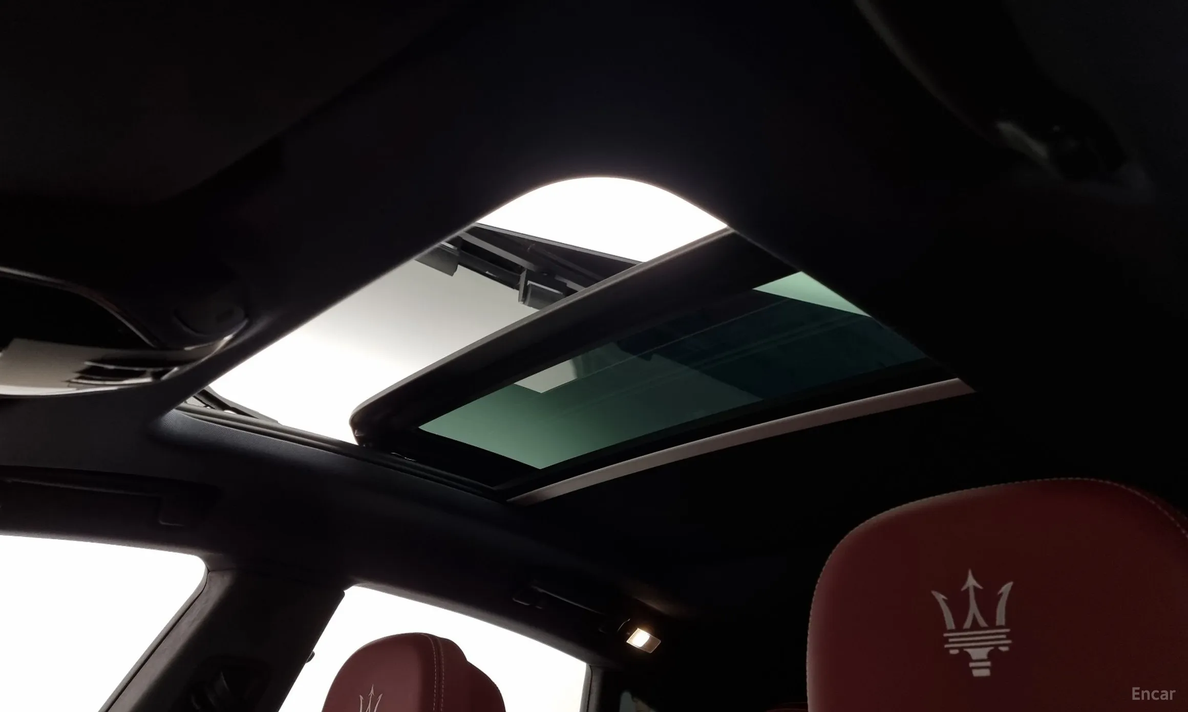 Maserati Levante превью 19