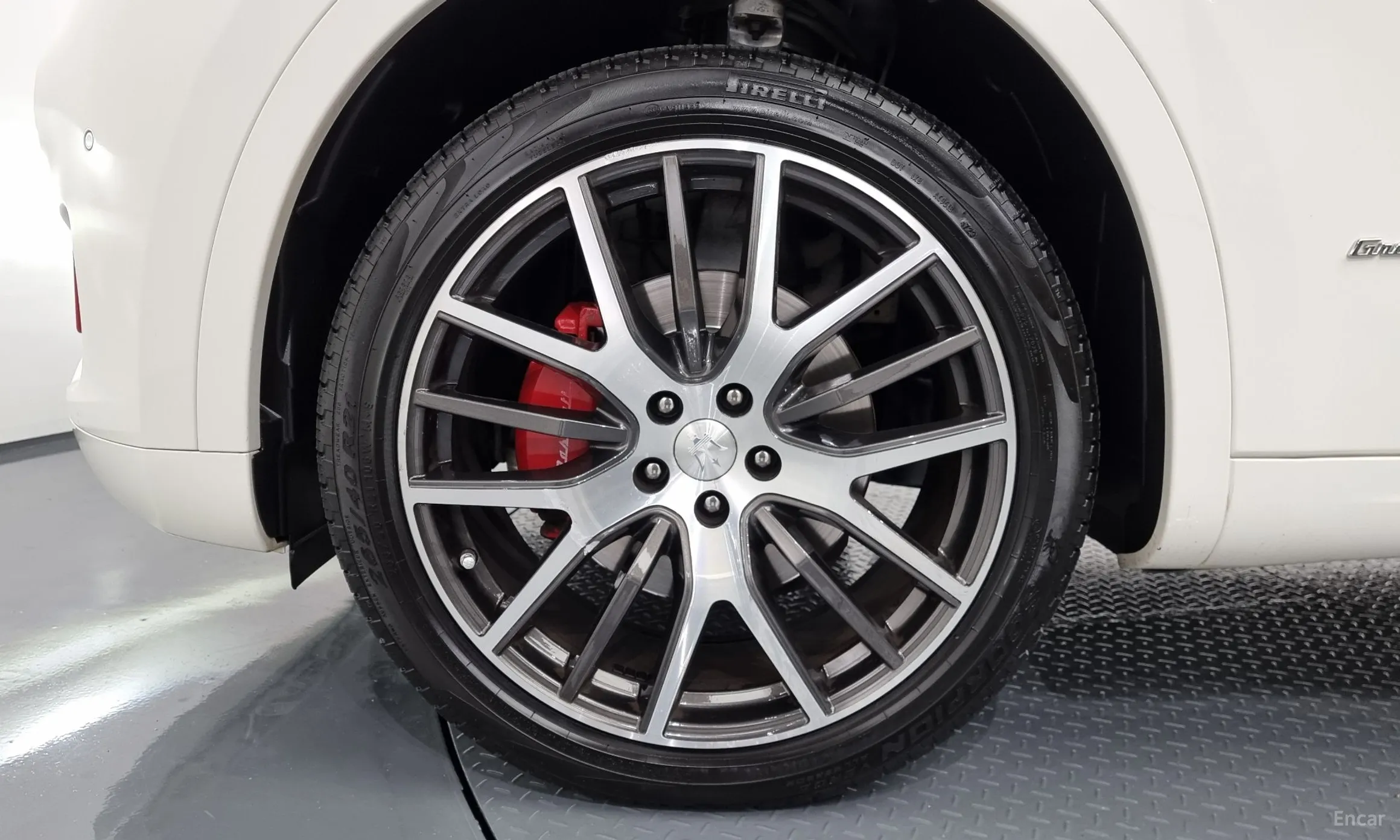 Maserati Levante превью 5