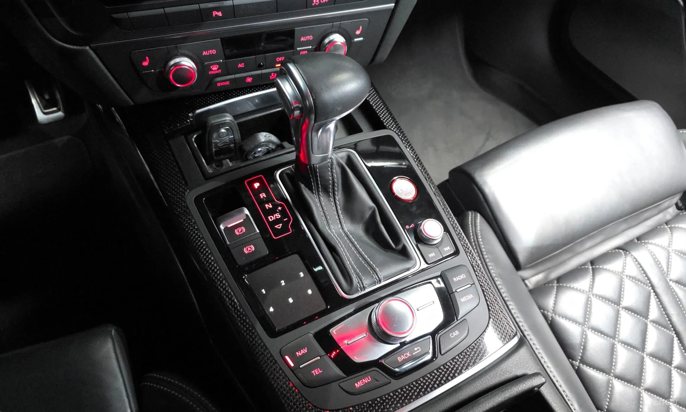 Audi S6 превью 9