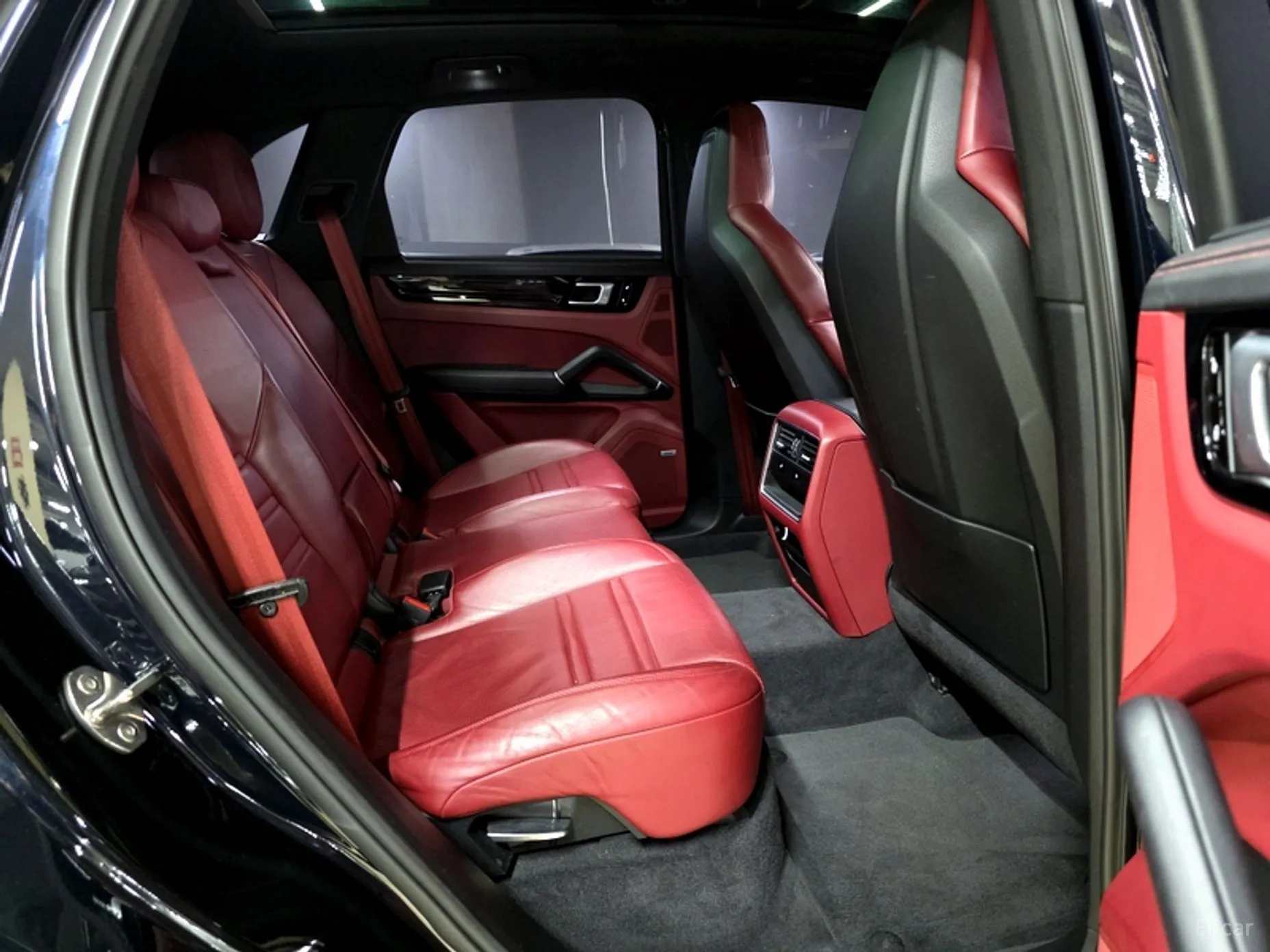 Porsche Cayenne (PO536) превью 12