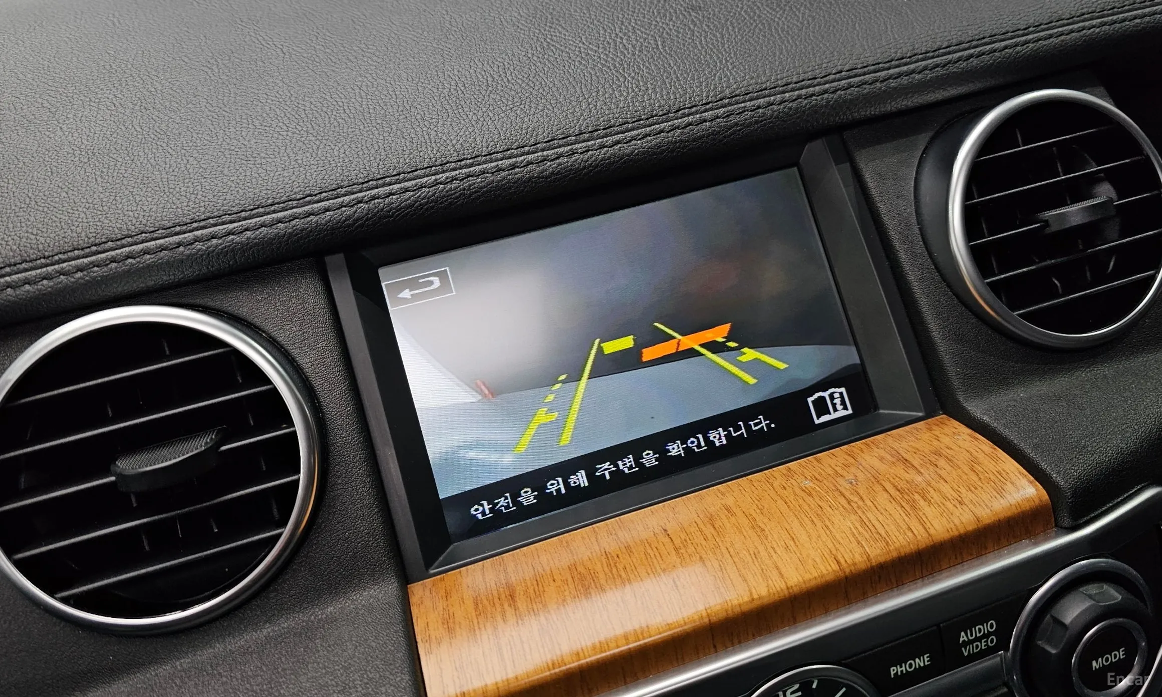 Land Rover Discovery 4 превью 15