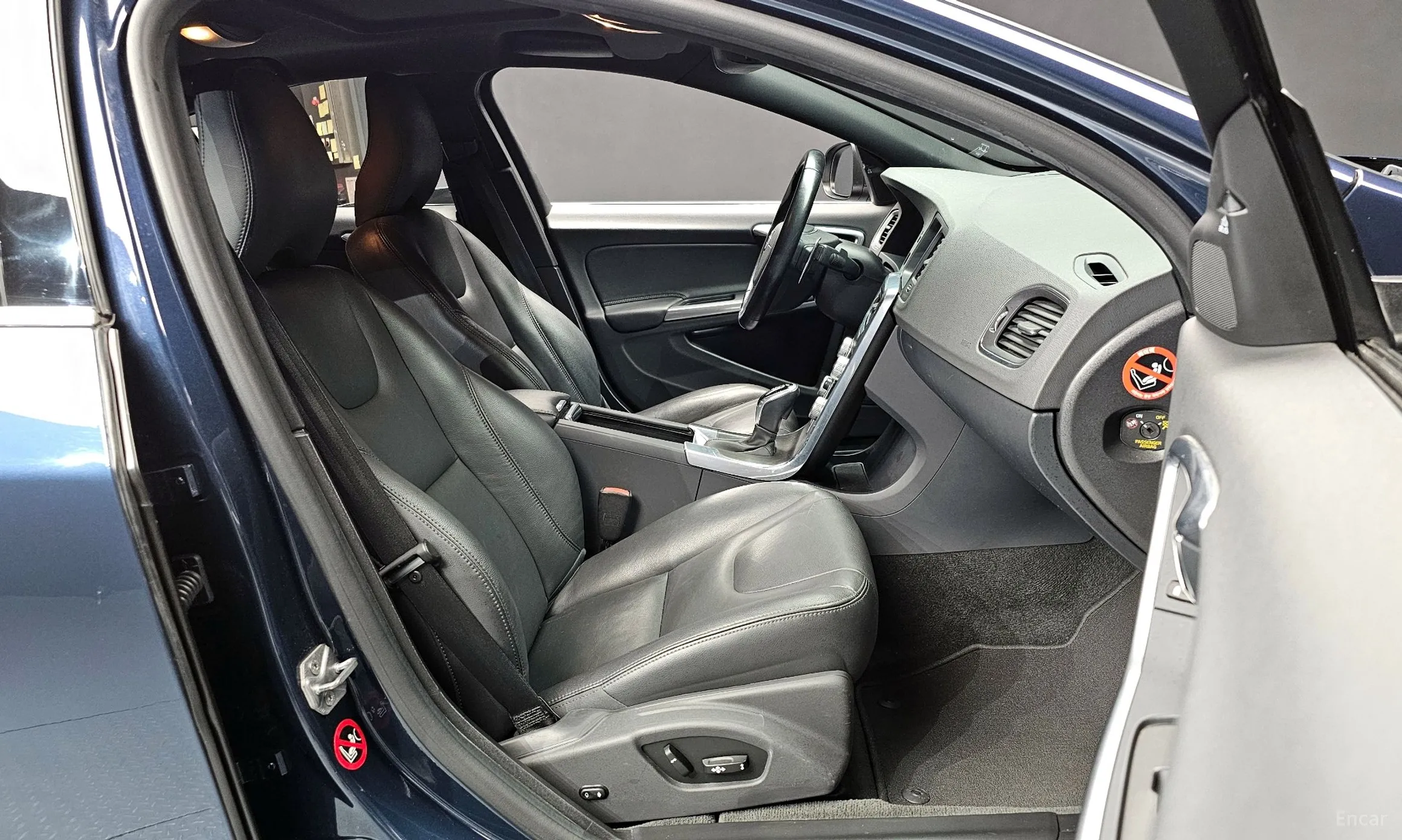 Volvo S60 превью 10