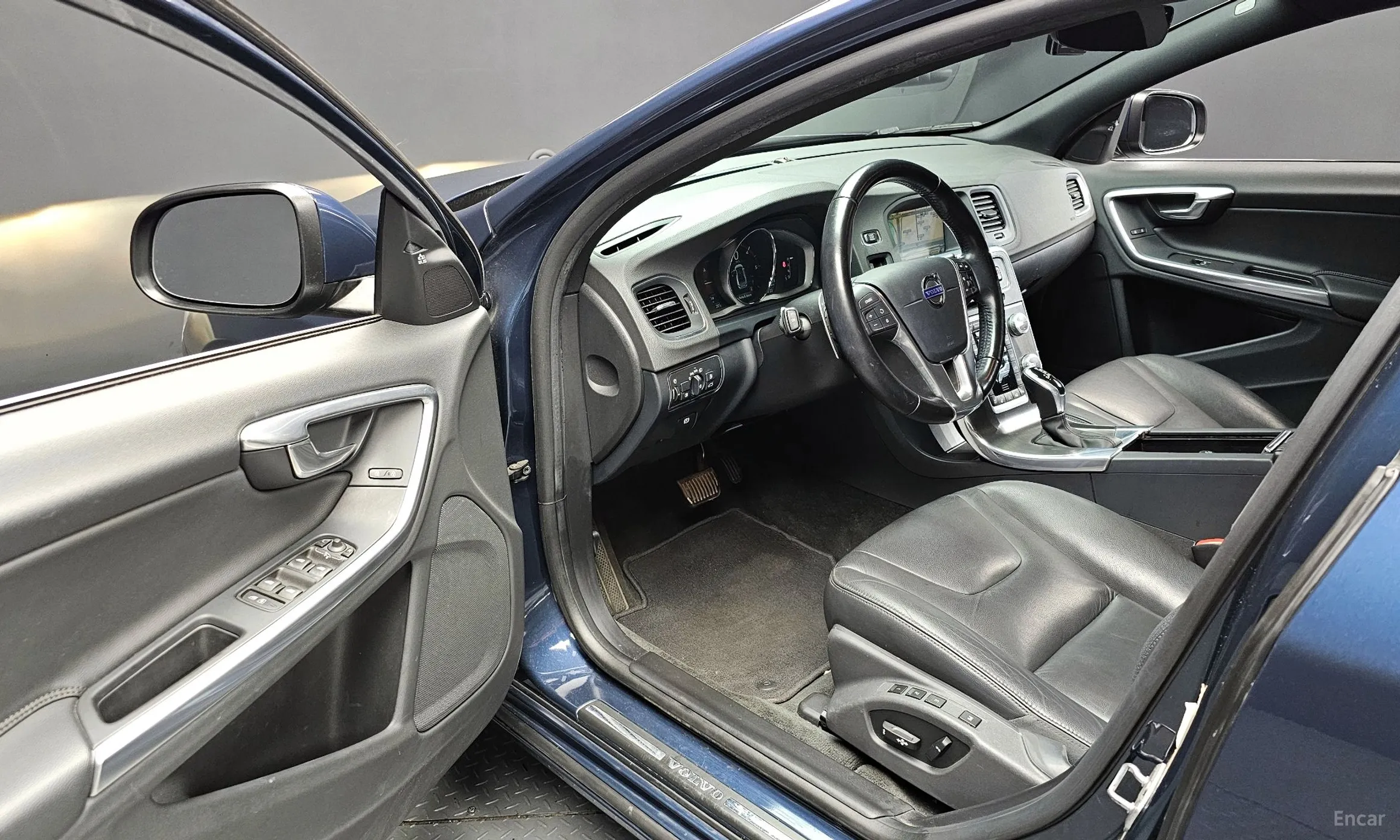 Volvo S60 превью 11