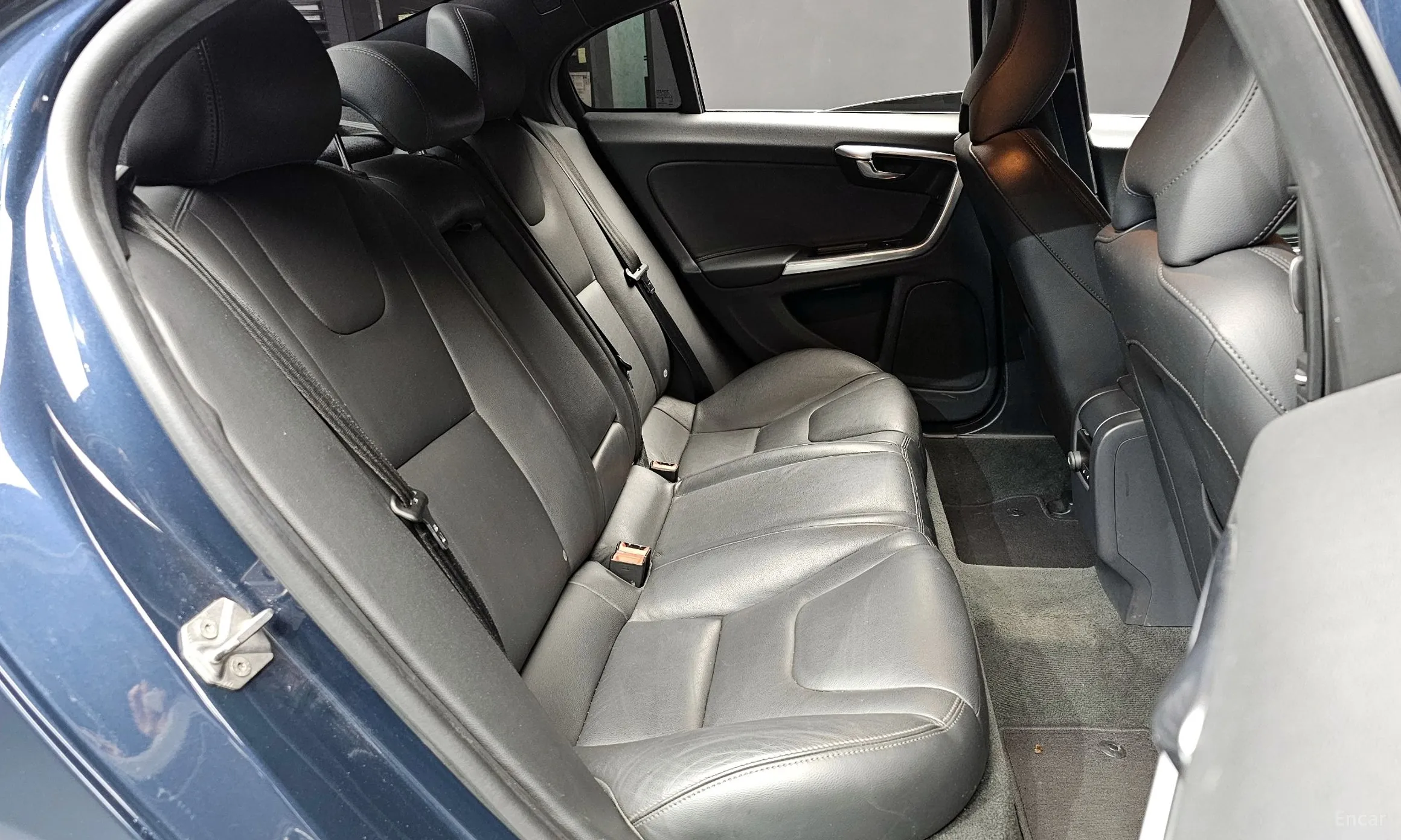 Volvo S60 превью 12