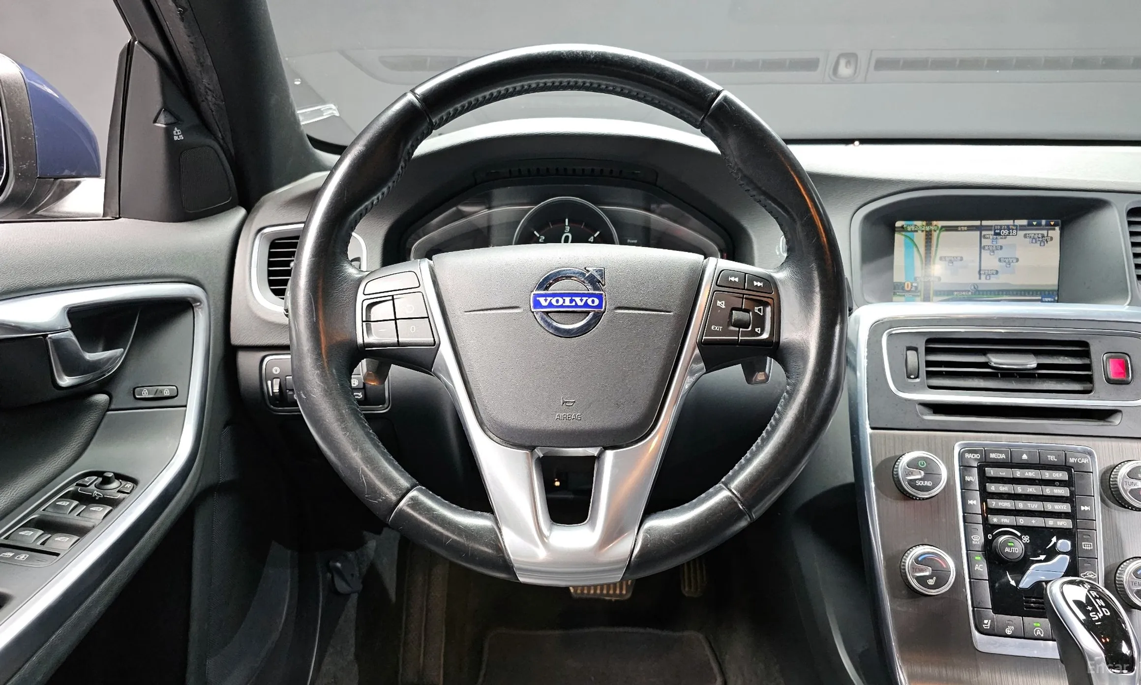 Volvo S60 превью 13